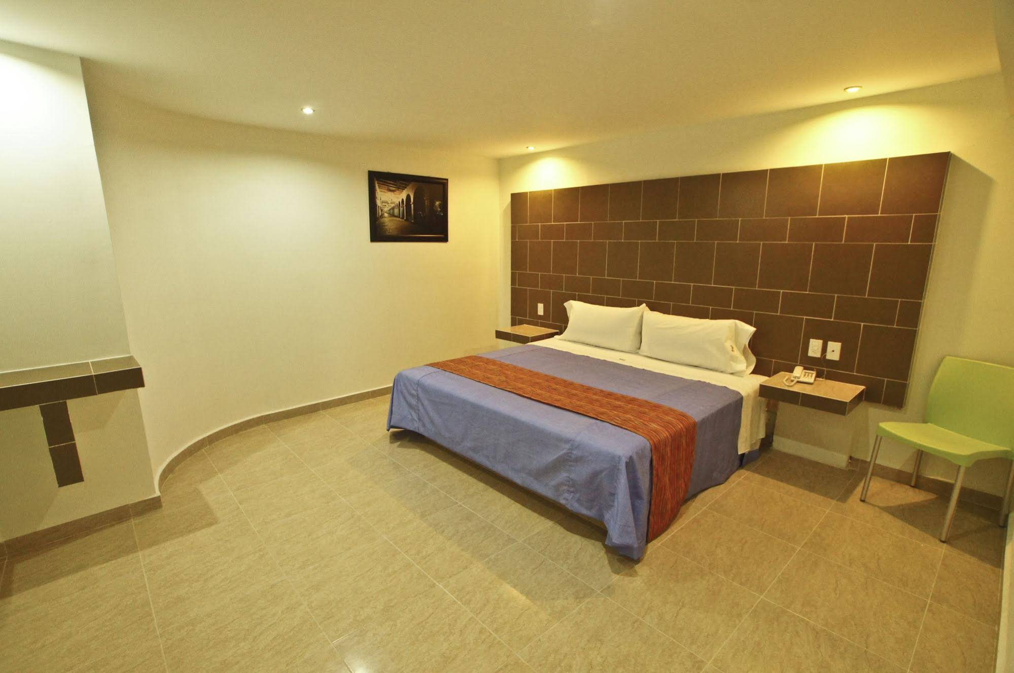 First Inn Hotel & Business