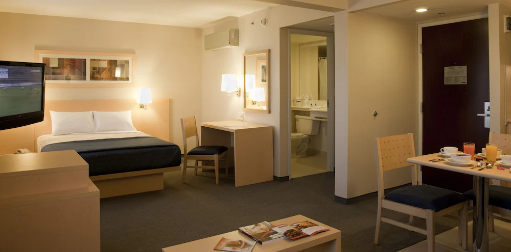 City Express Suites by Marriott Toluca