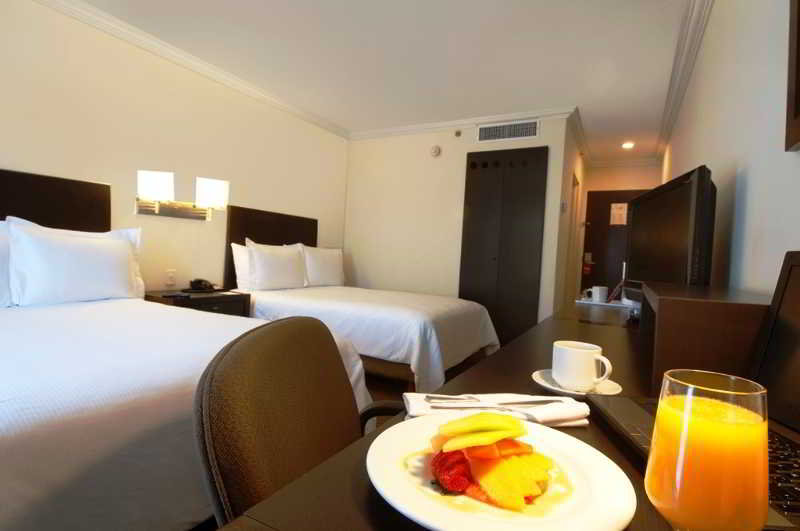 Fiesta Inn Toluca Centro