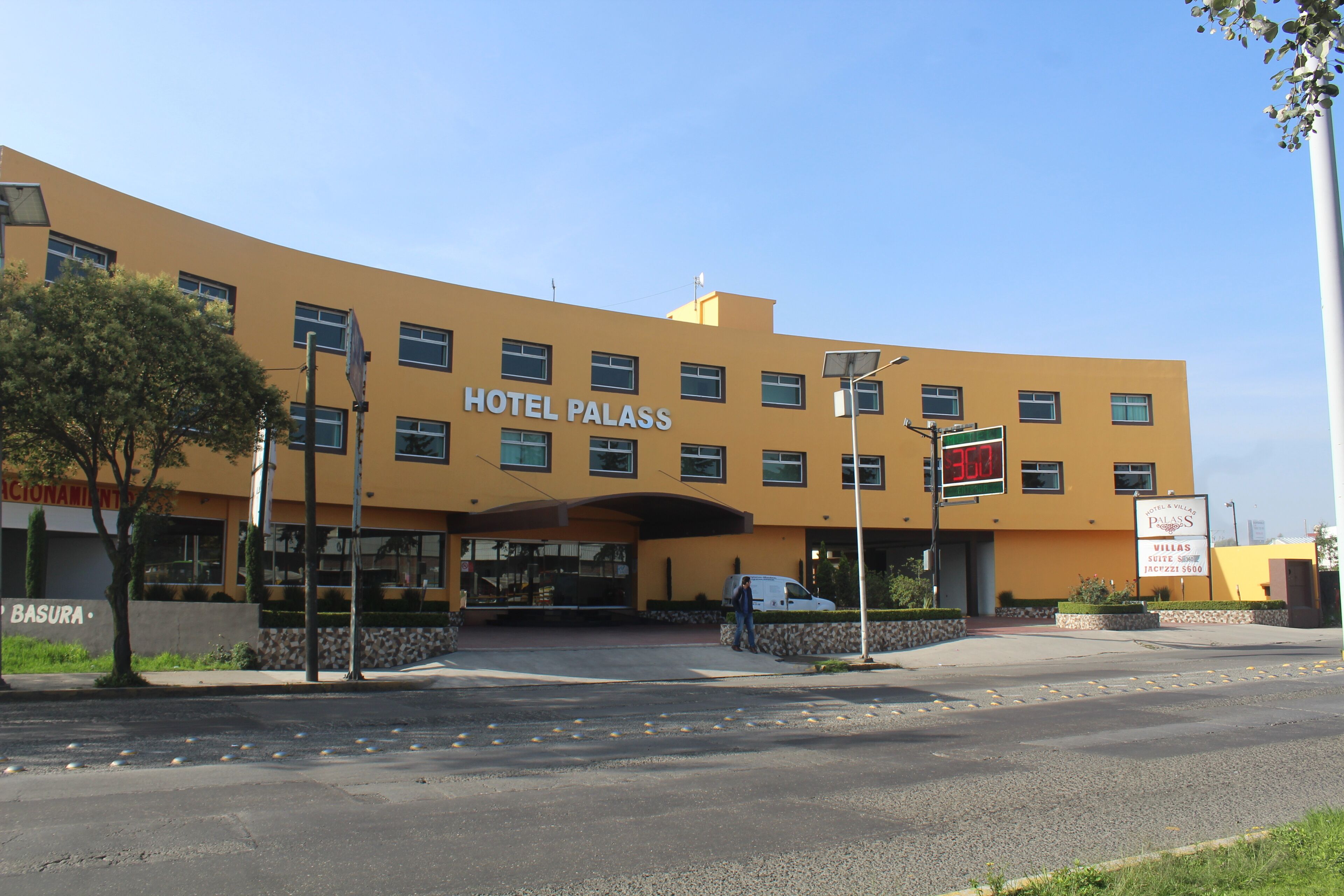 Hotel Palass