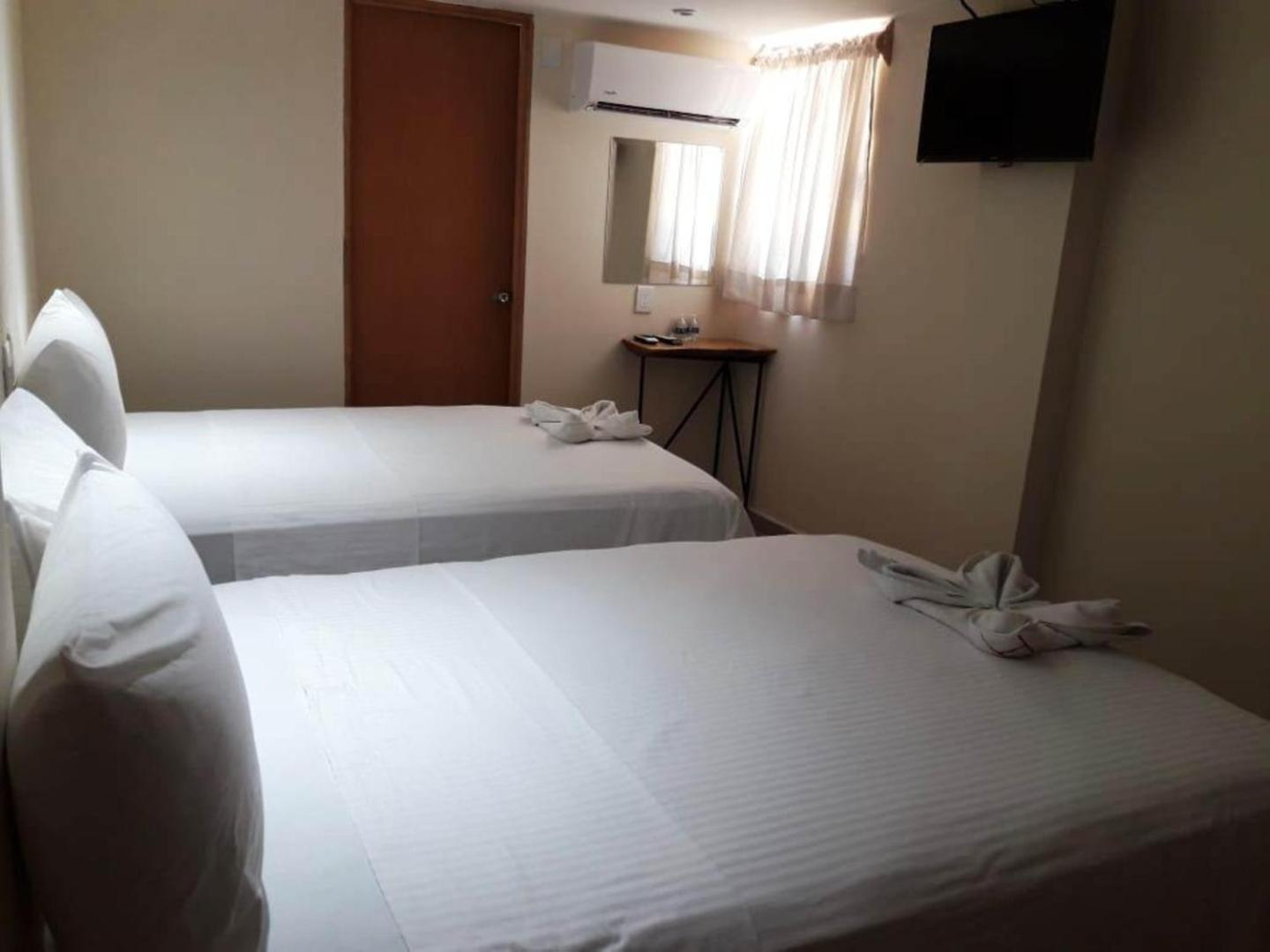 Hotel Ashly Loma Larga