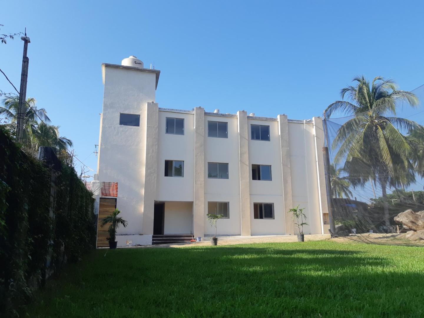 Hotel Ashly Loma Larga