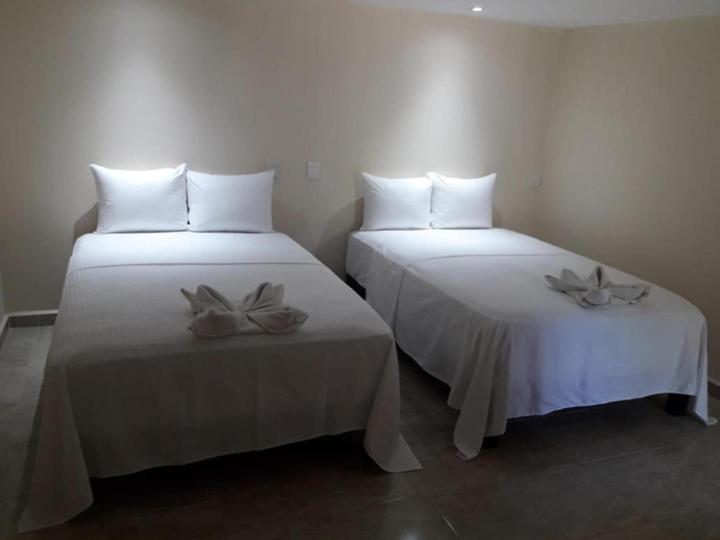 Hotel Ashly Loma Larga
