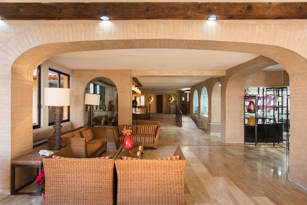Santa Fe Oceansuites at Costa de Oro