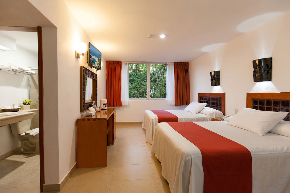 Santa Fe Oceansuites at Costa de Oro