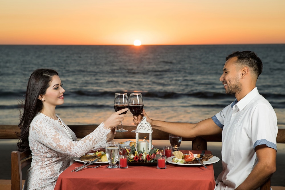 Santa Fe Oceansuites at Costa de Oro