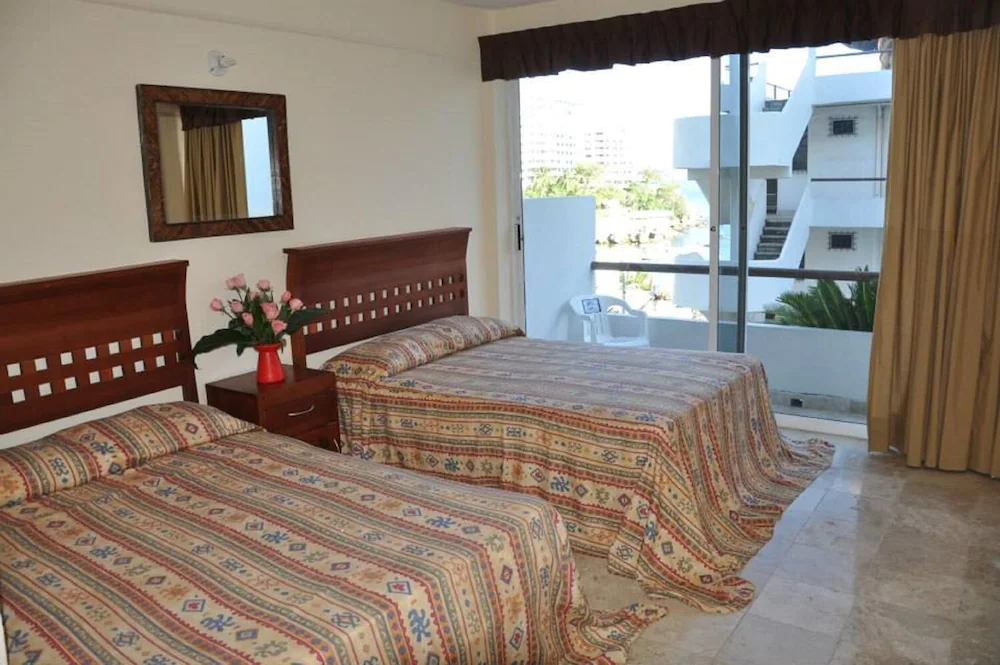 Caleta View Hotel And Bungalows