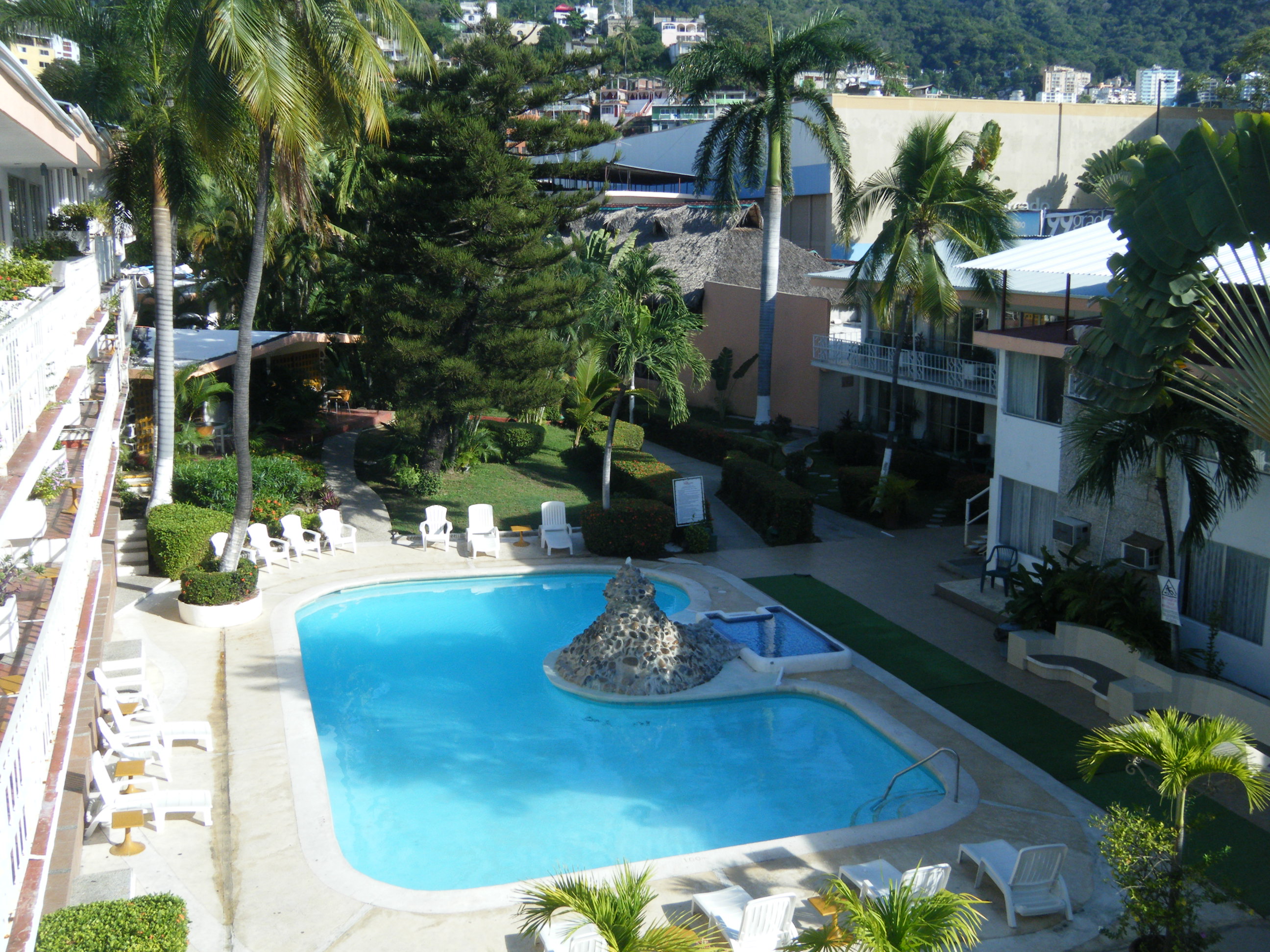 El Tropicano