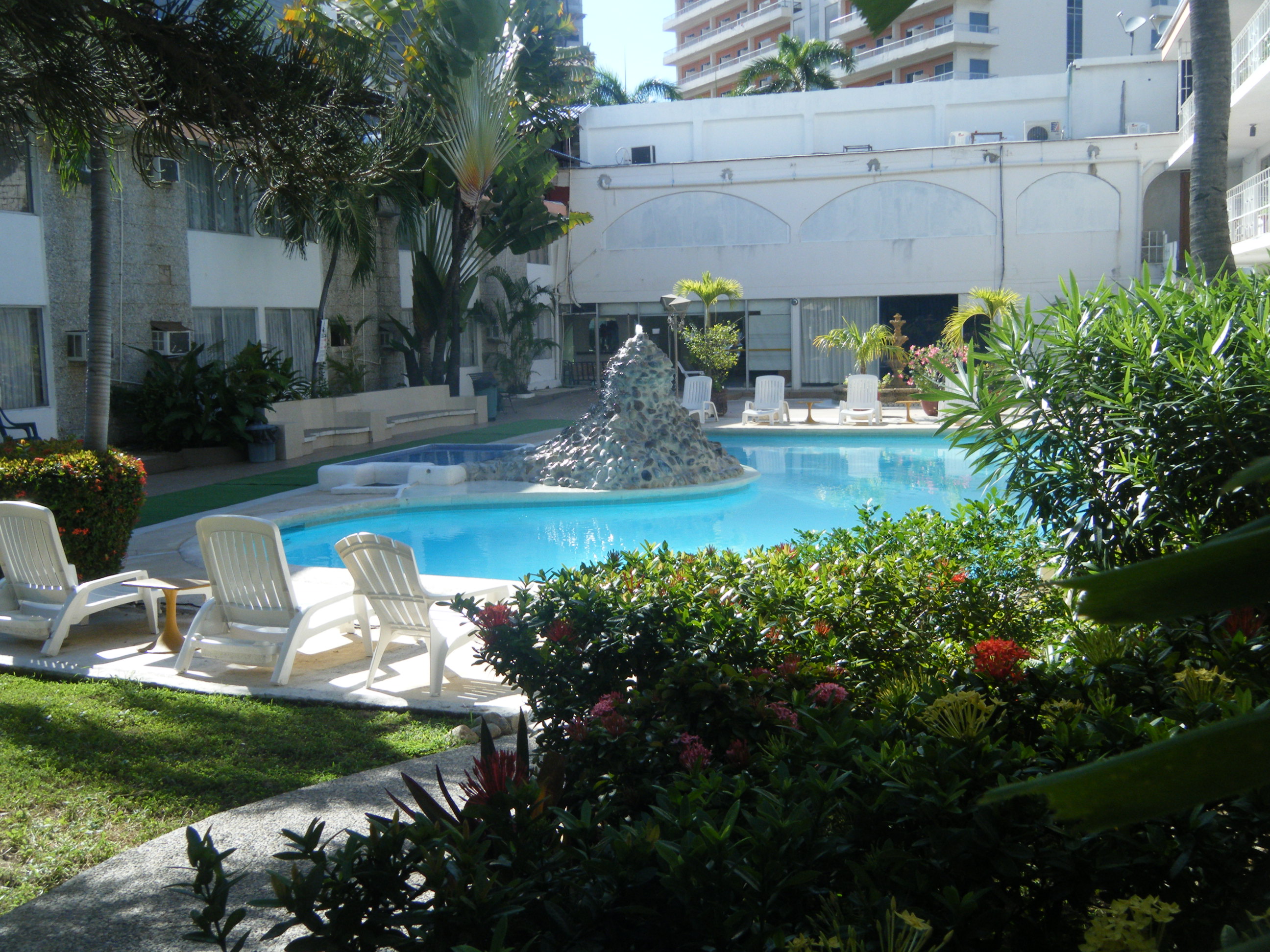 El Tropicano