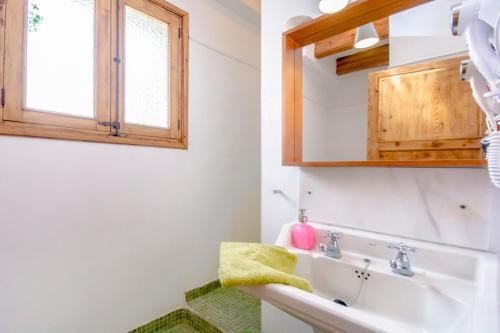 Hotel y Bungalows Olivares