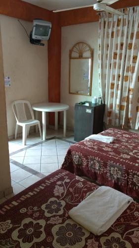 Hotel y Bungalows Olivares