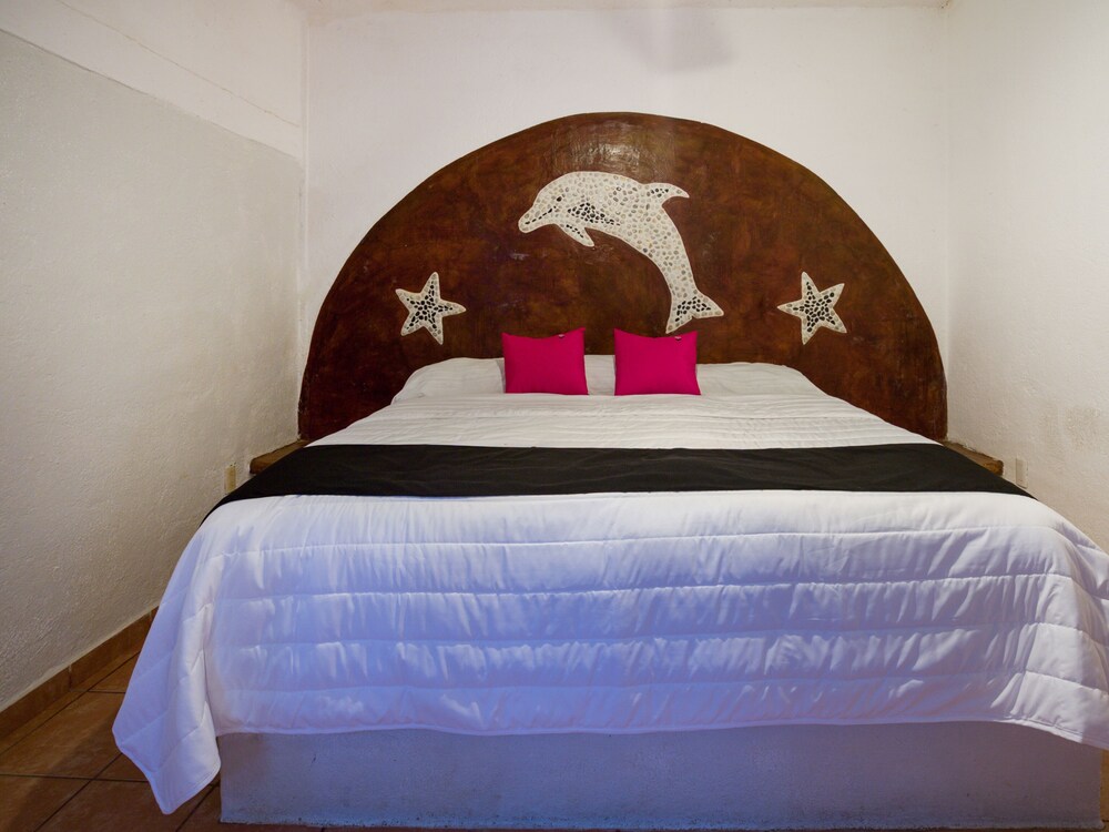 Nuestra Casa-Sai (Pet Friendly Hotel & Beach Club)