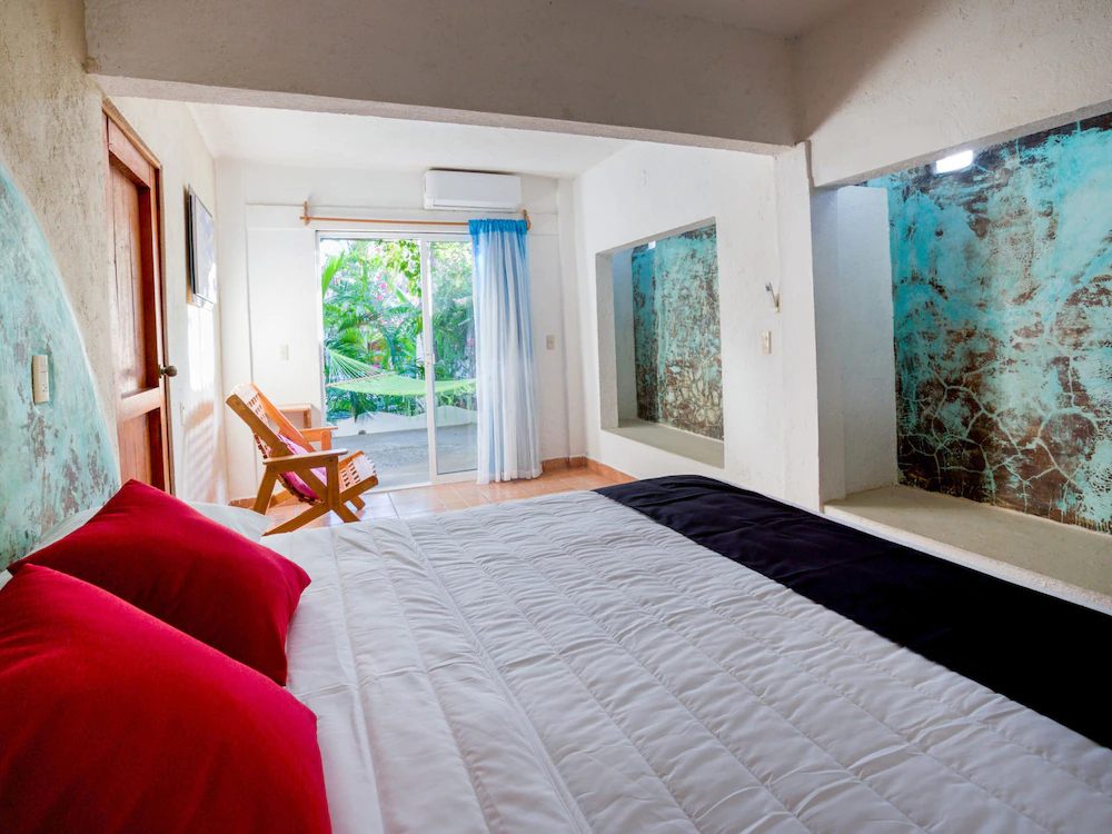 Nuestra Casa-Sai (Pet Friendly Hotel & Beach Club)
