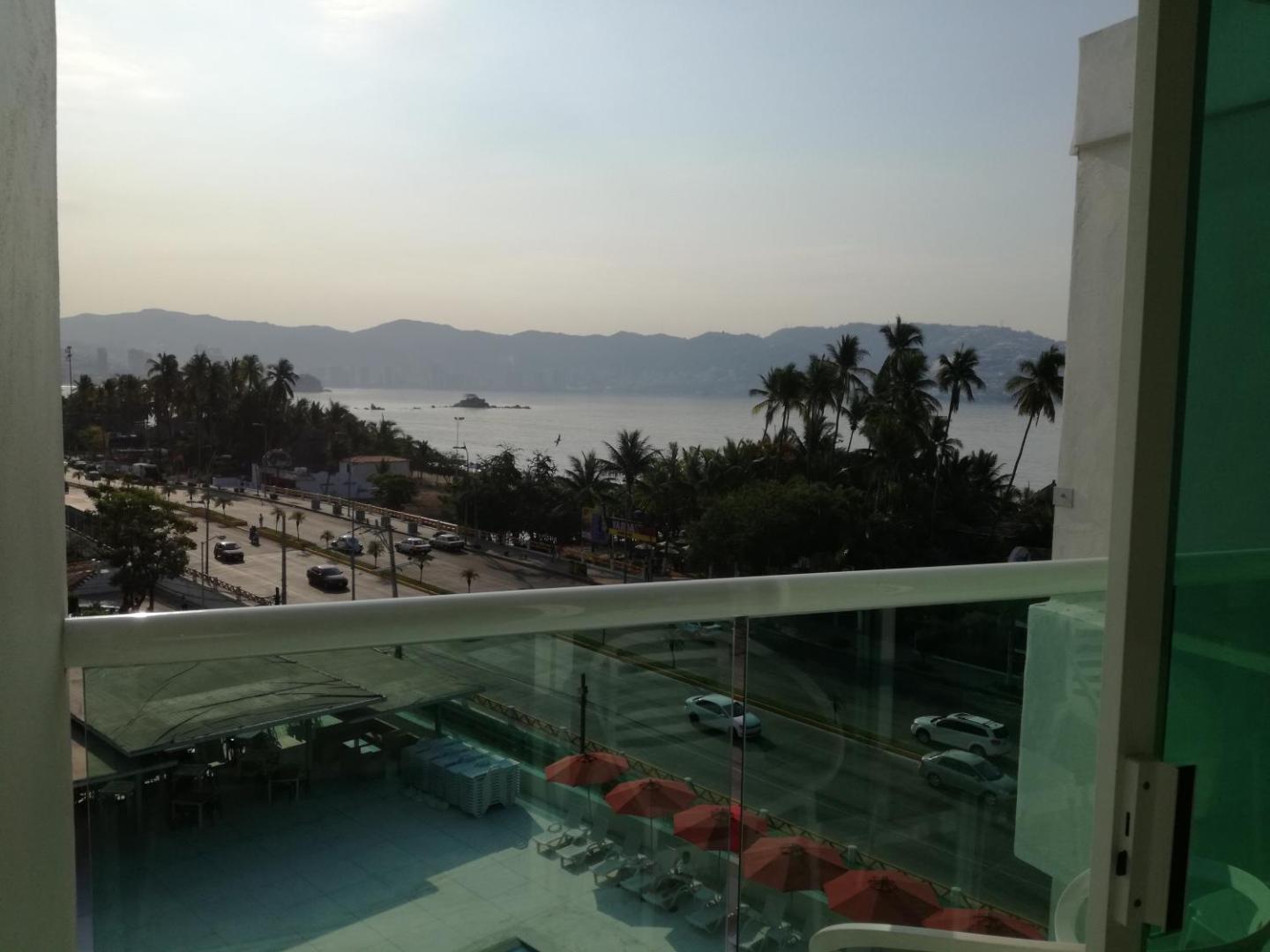 We Hotel Acapulco