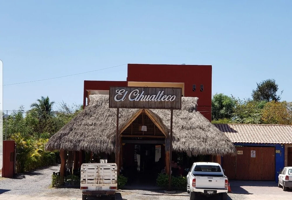 El Cihualteco Hotel Restaurante Bar