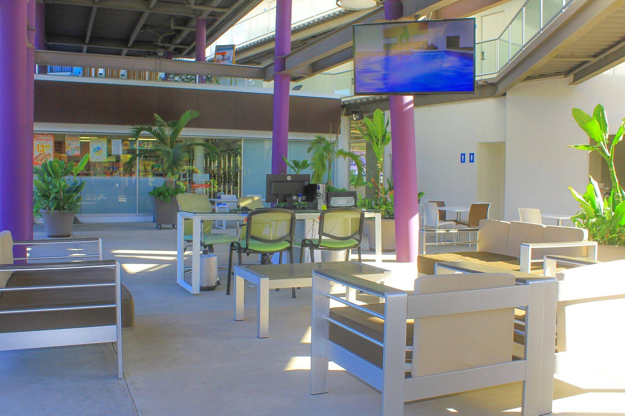 AM Hotel & Plaza