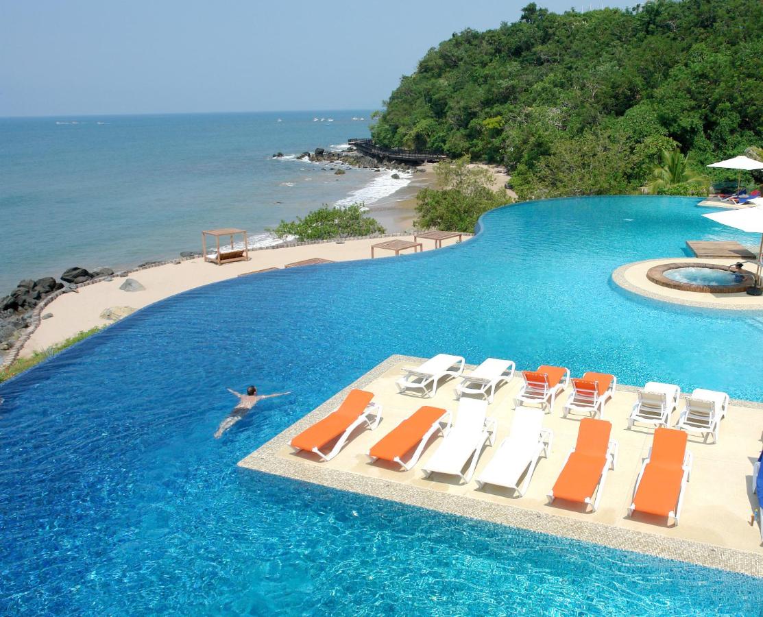 Azul Ixtapa Grand Beach Resort & Convention Center