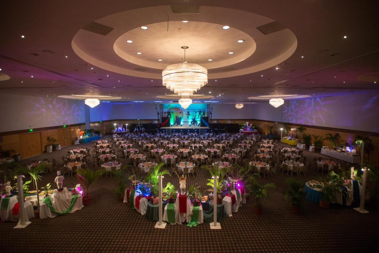 Azul Ixtapa Grand Beach Resort & Convention Center