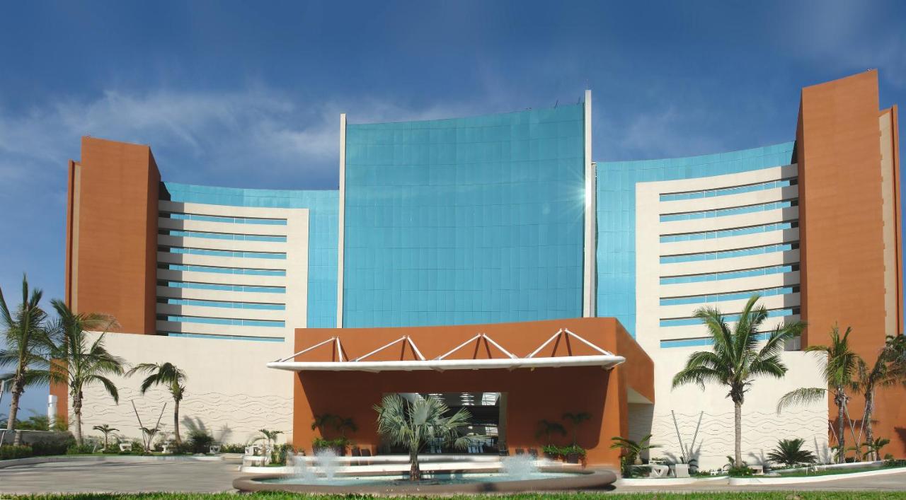 Azul Ixtapa Grand Beach Resort & Convention Center