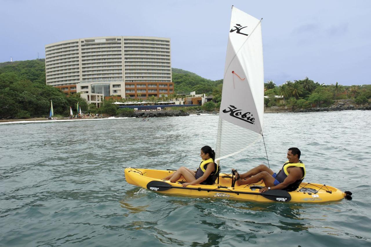 Azul Ixtapa Grand Beach Resort & Convention Center
