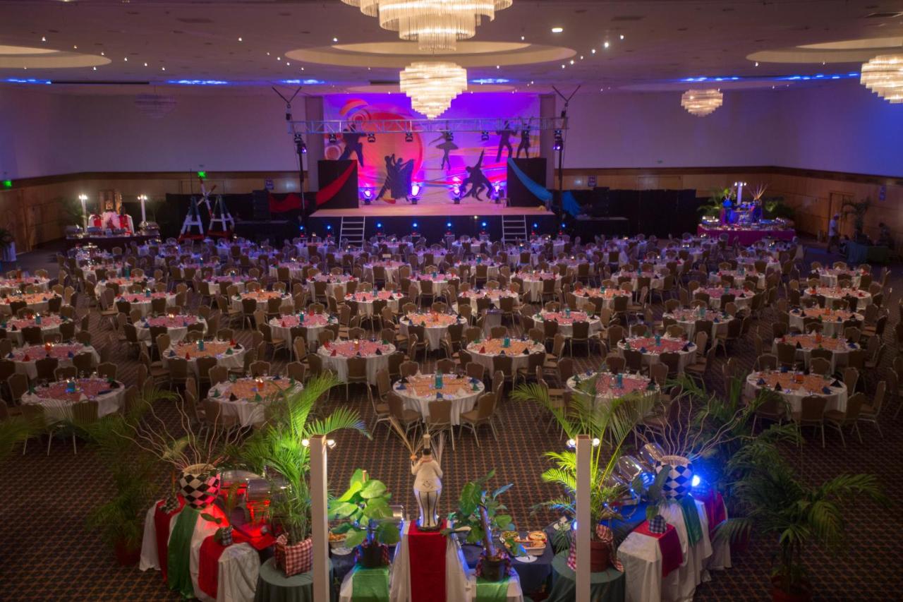 Azul Ixtapa Grand Beach Resort & Convention Center