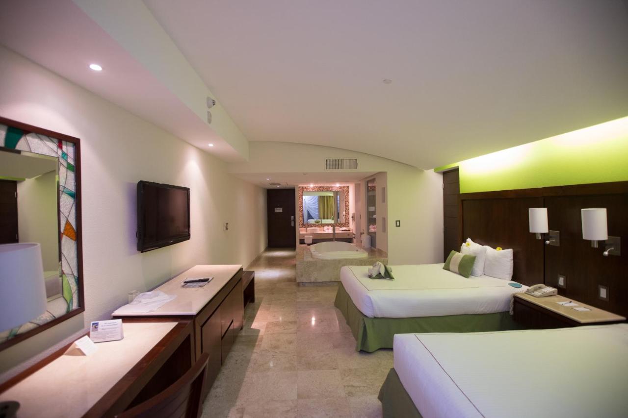 Azul Ixtapa Grand Beach Resort & Convention Center
