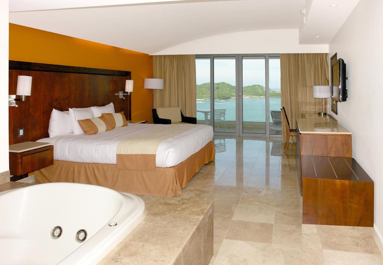 Azul Ixtapa Grand Beach Resort & Convention Center