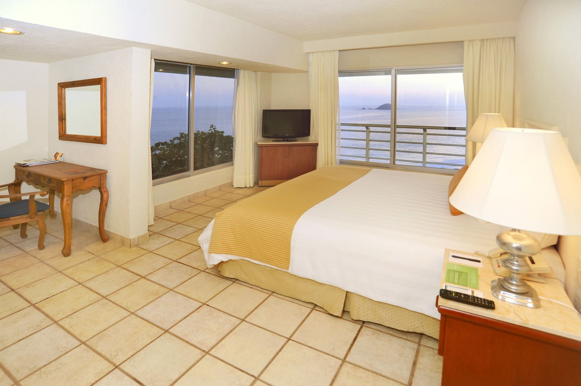Emporio Ixtapa - with Optional All Inclusive