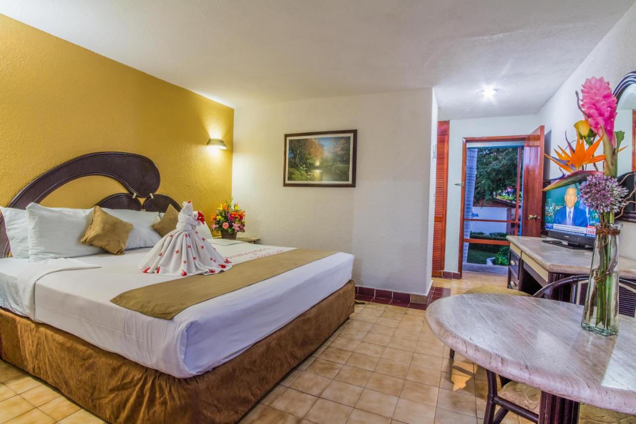Hotel Qualton Club Ixtapa