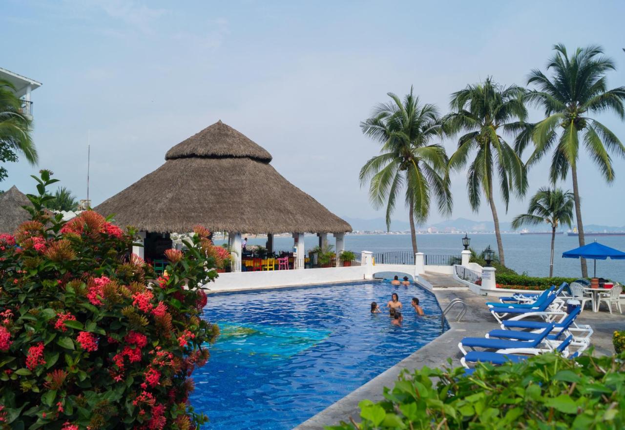 Dolphin Cove Inn