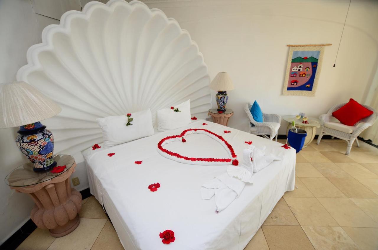 Dolphin Cove Inn