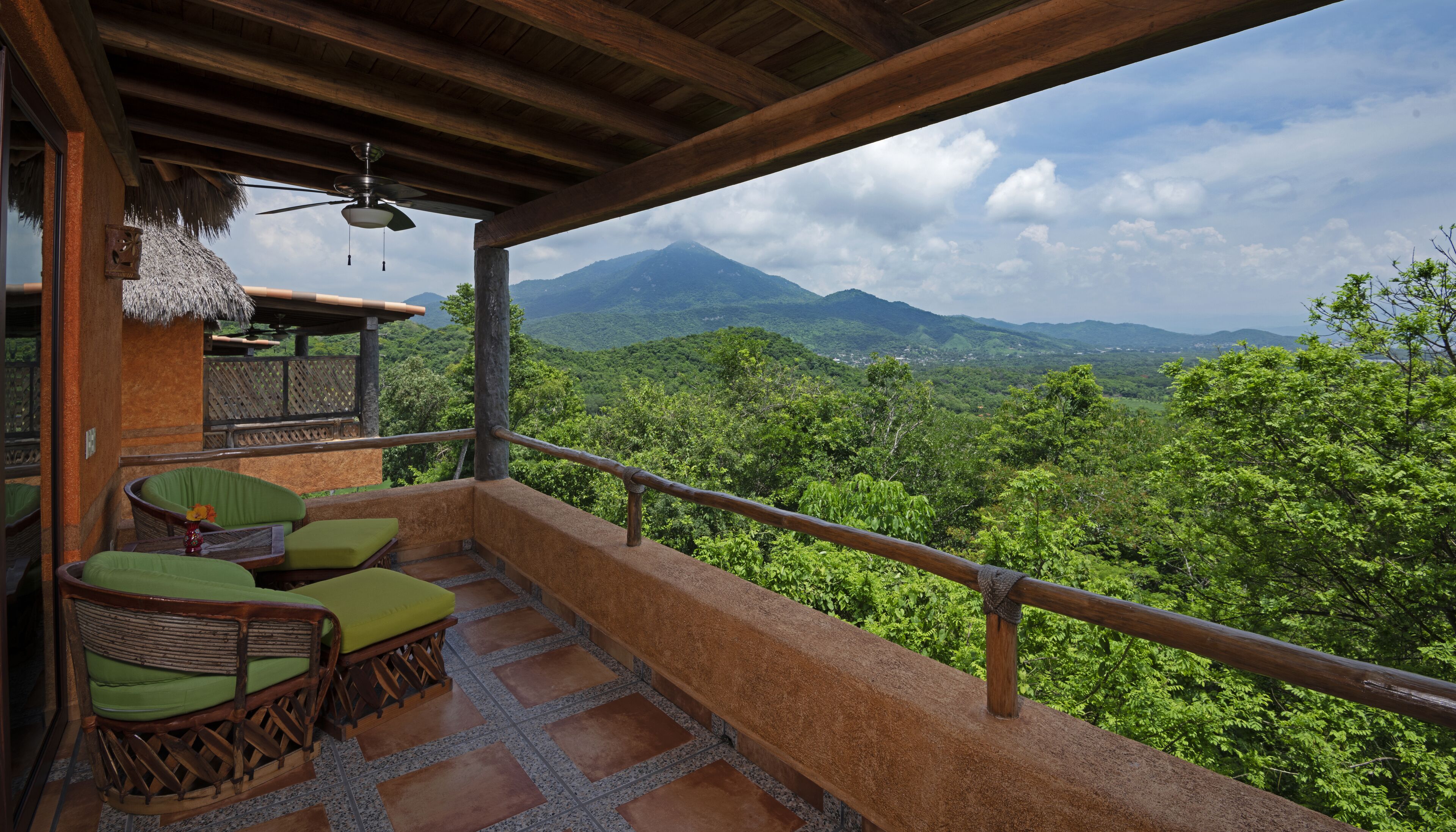 El Corazón Resort