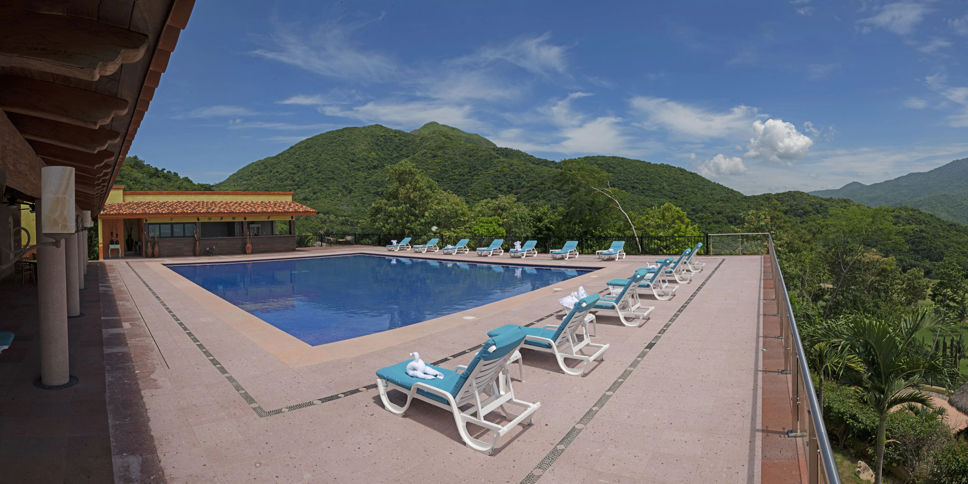 El Corazón Resort