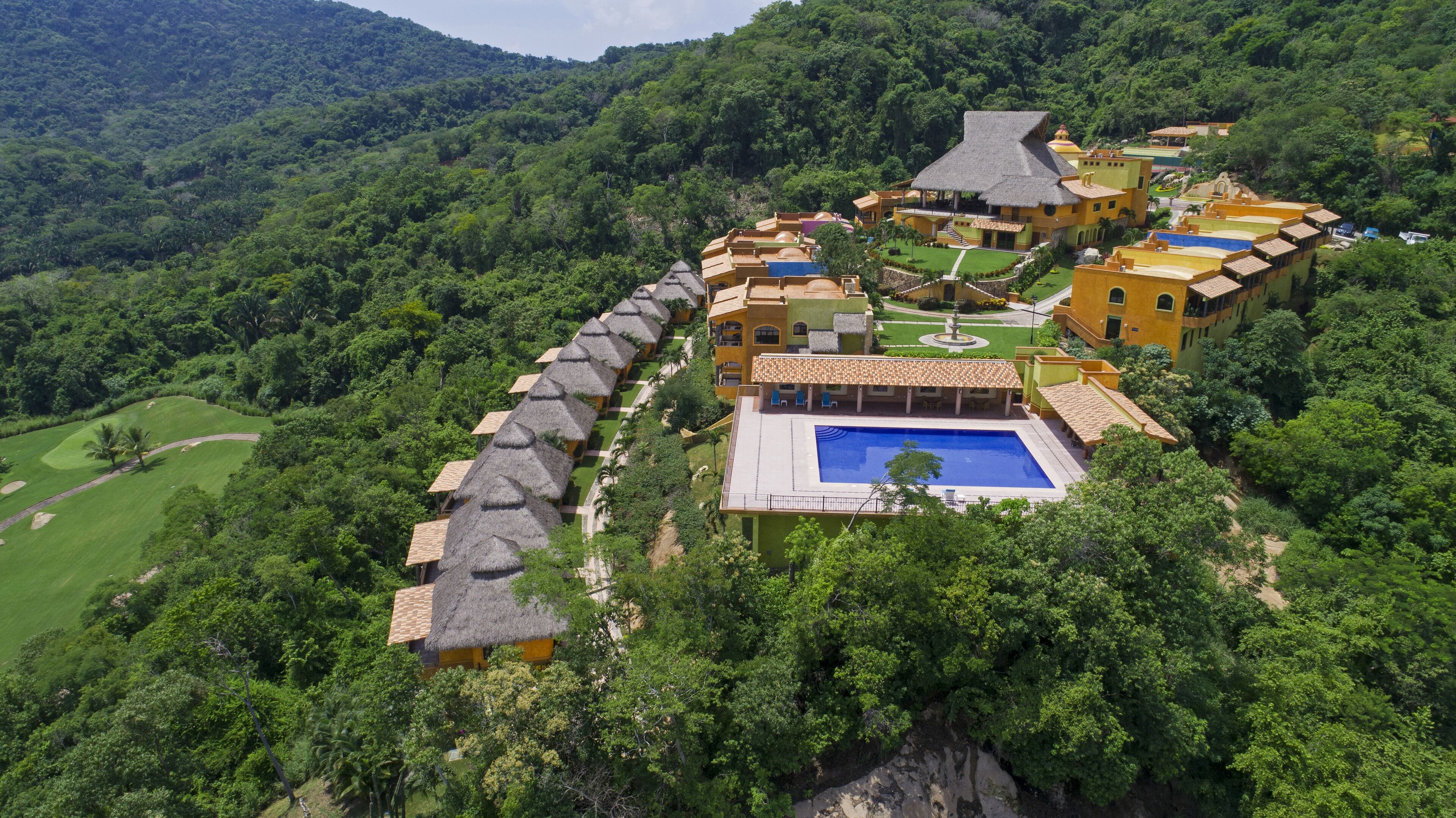 El Corazón Resort