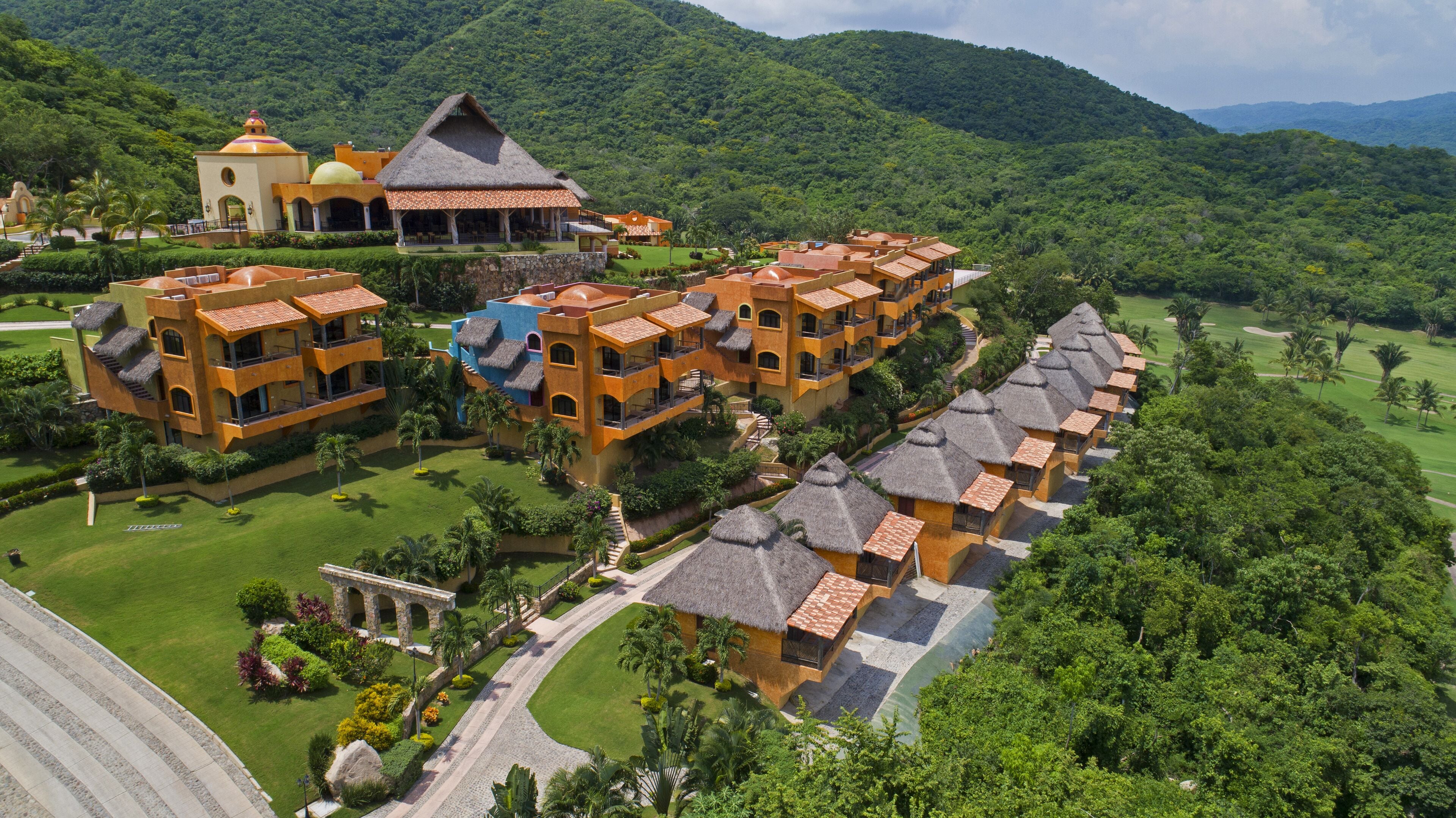 El Corazón Resort
