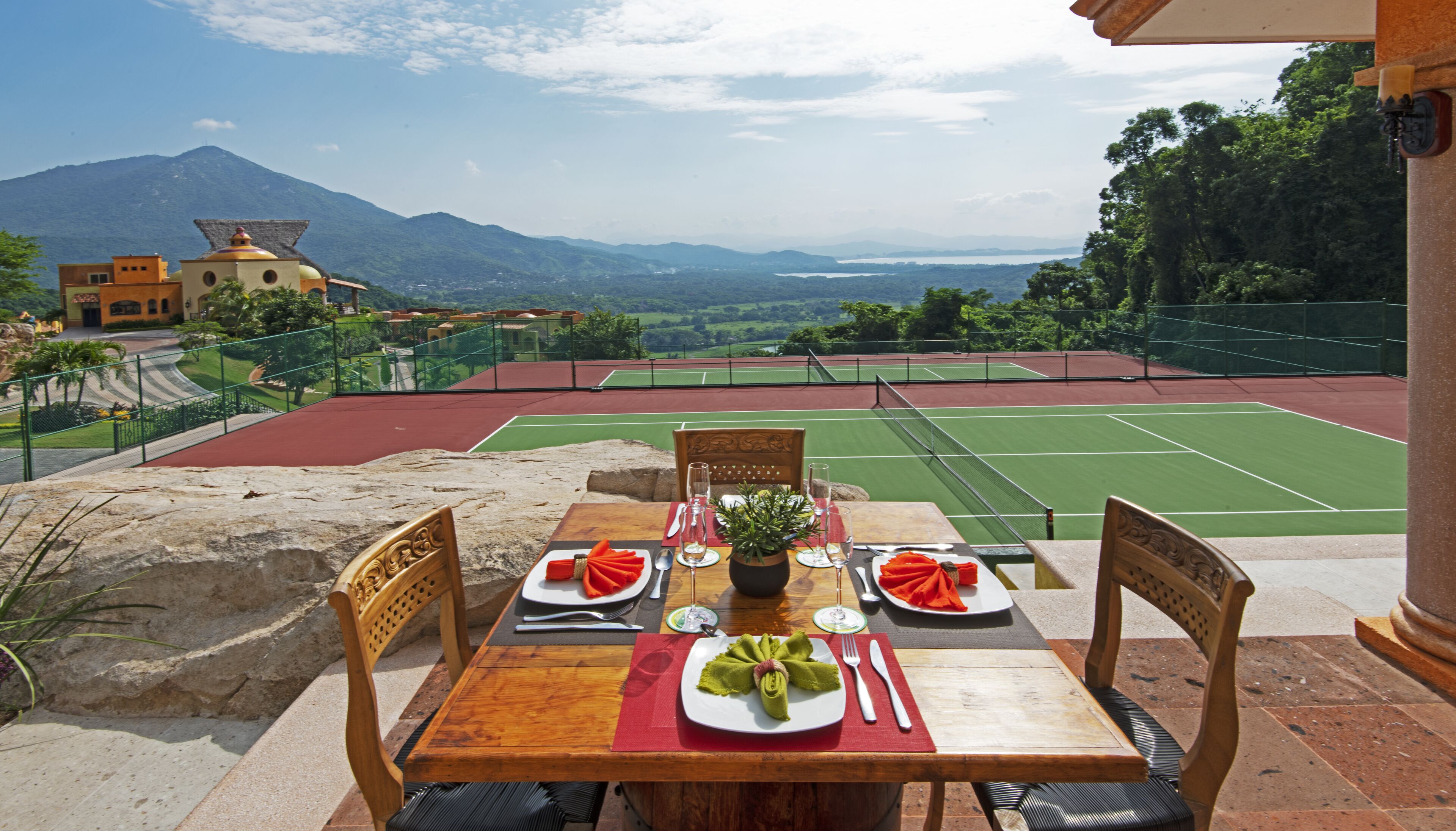 El Corazón Resort
