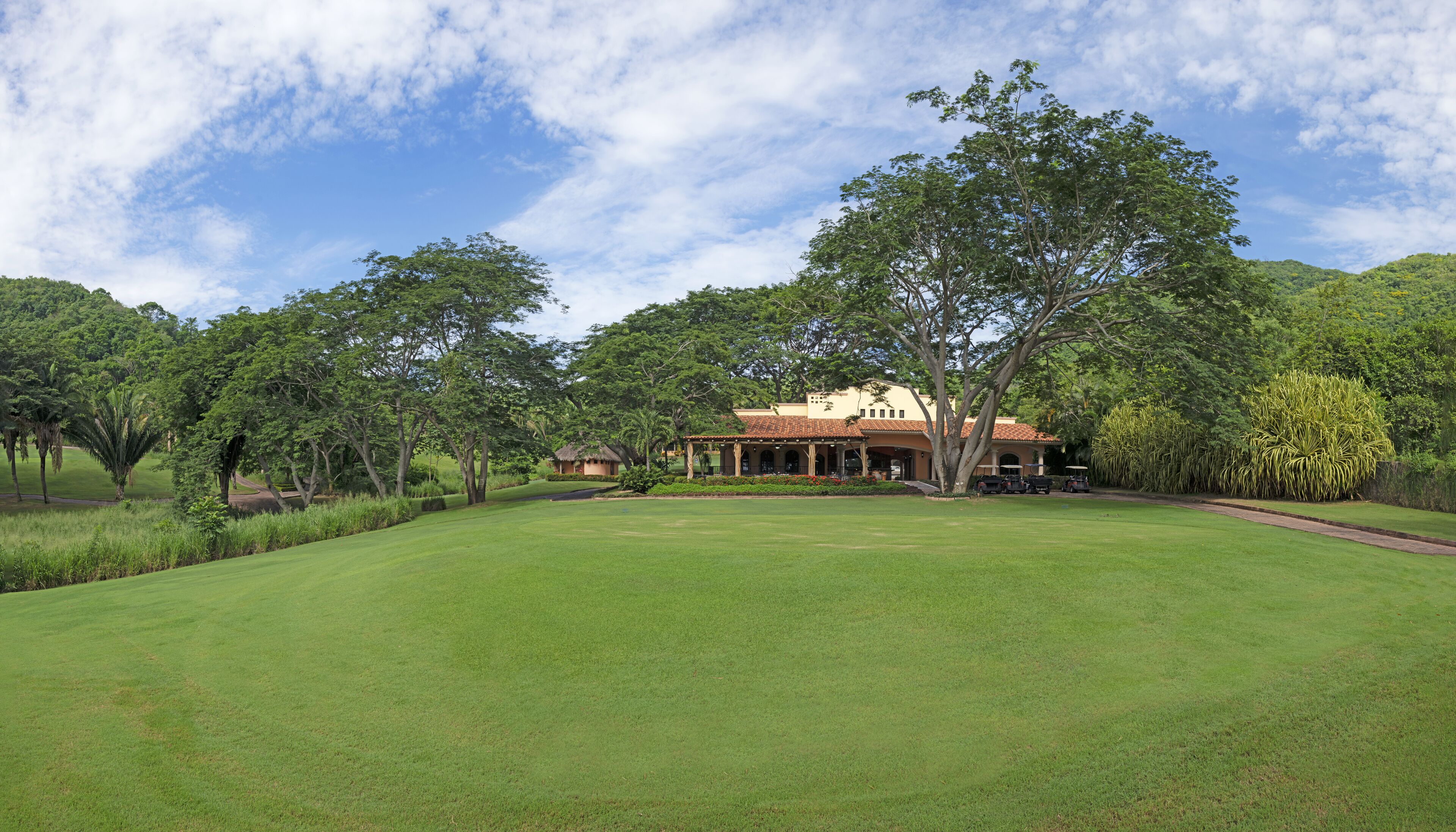 El Corazón Resort