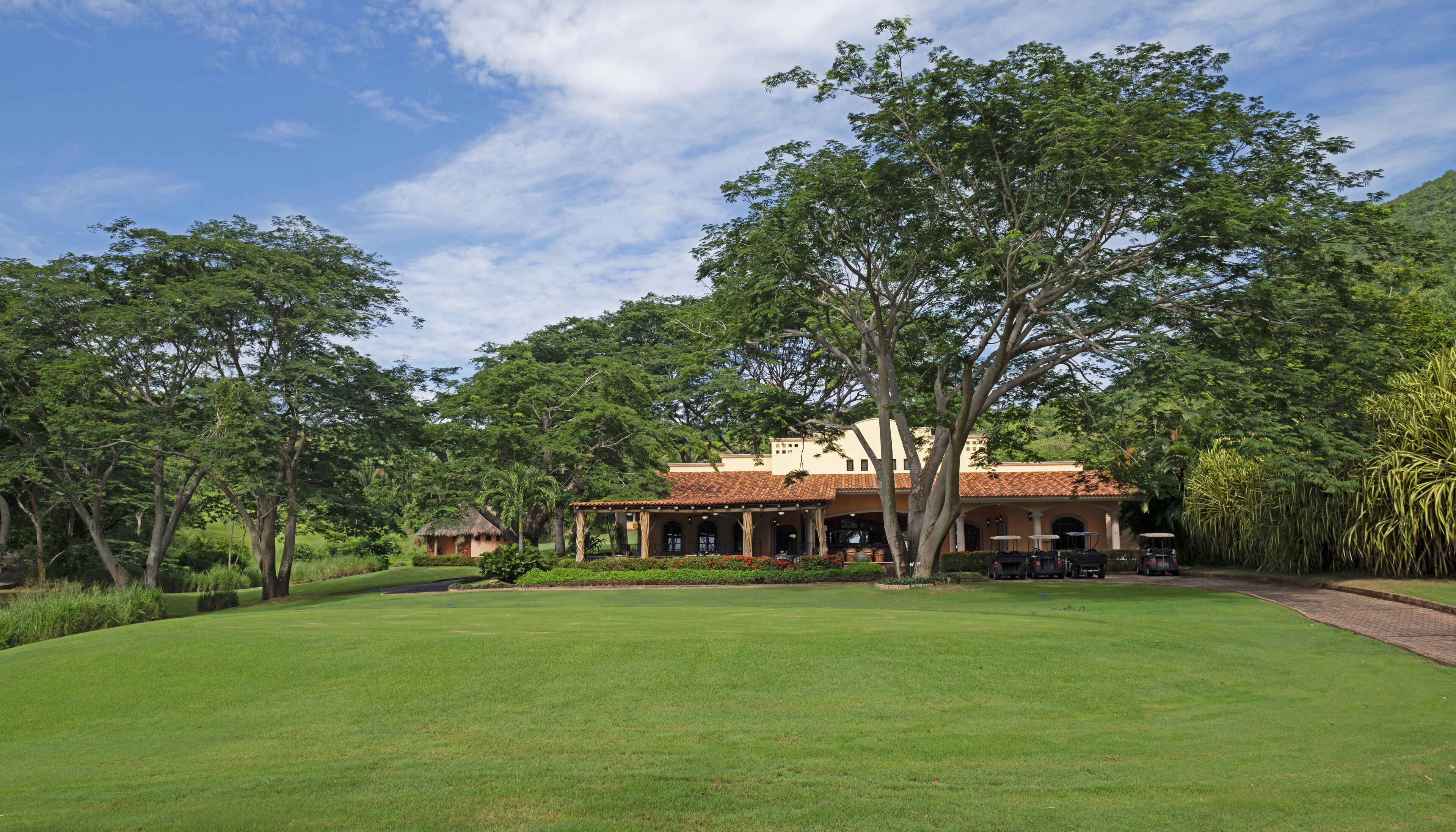 El Corazón Resort
