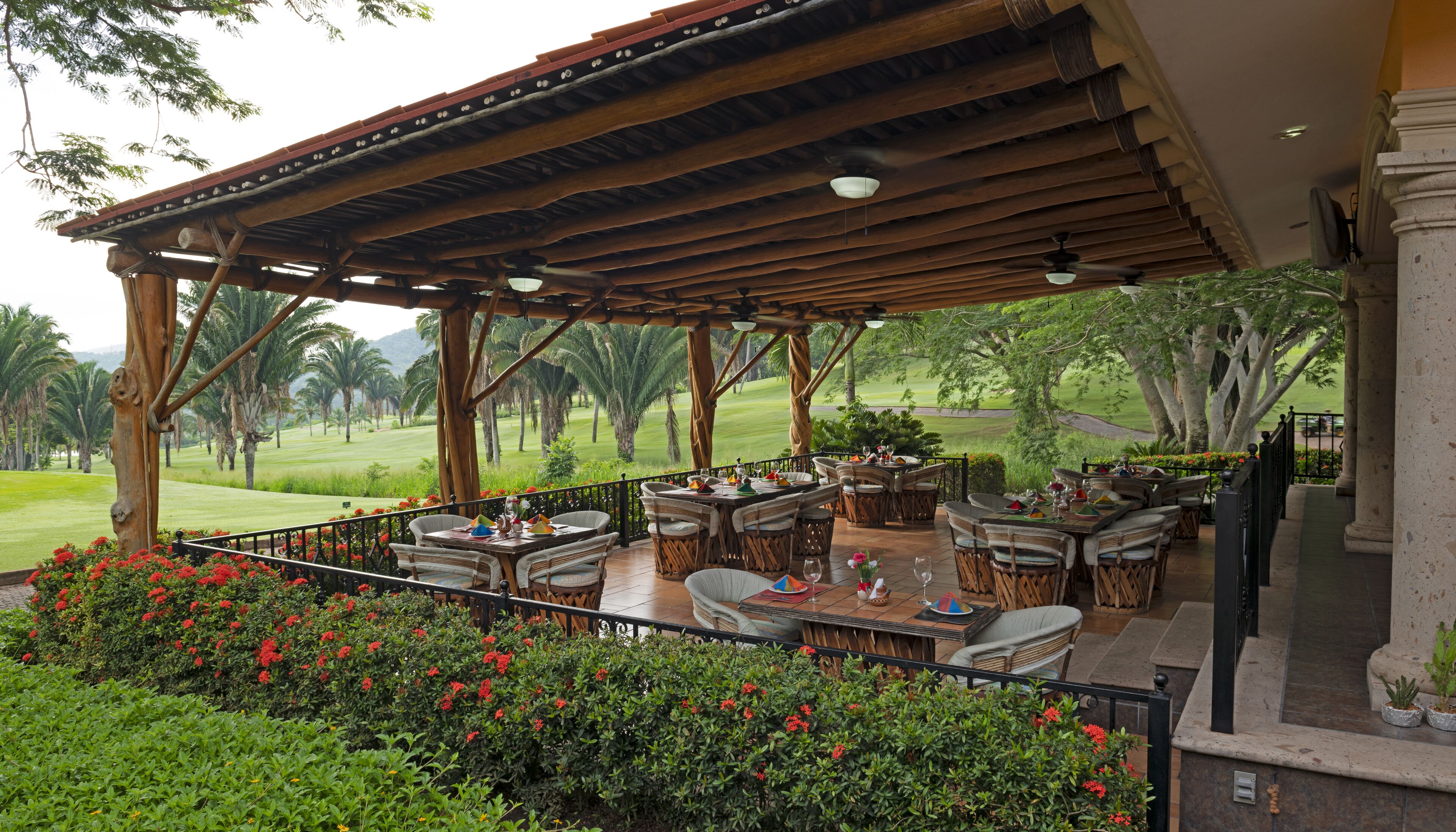 El Corazón Resort