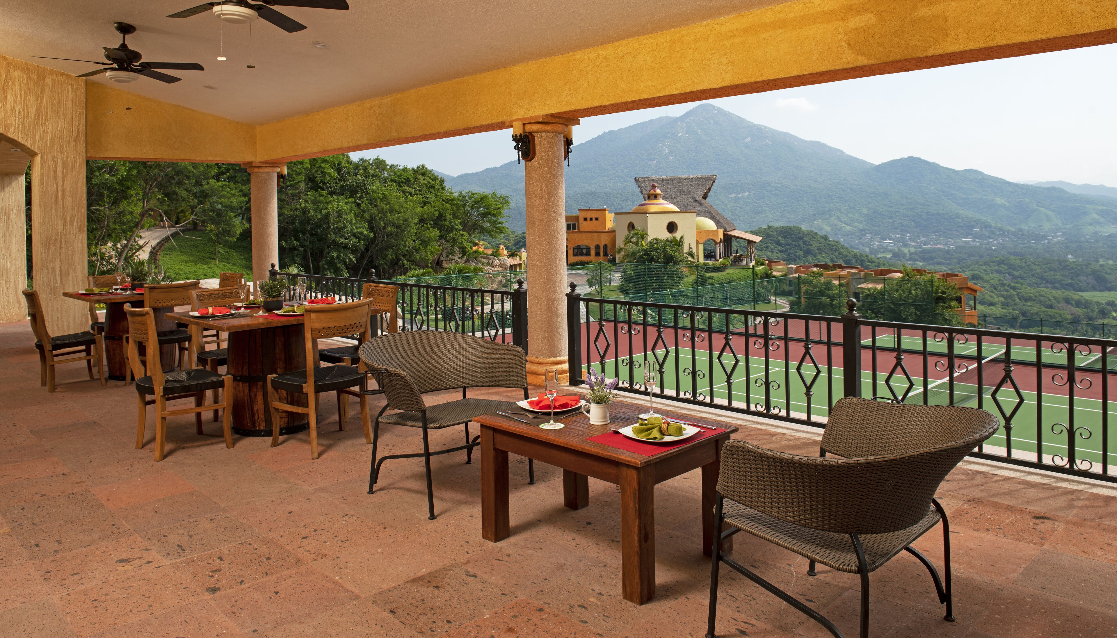 El Corazón Resort
