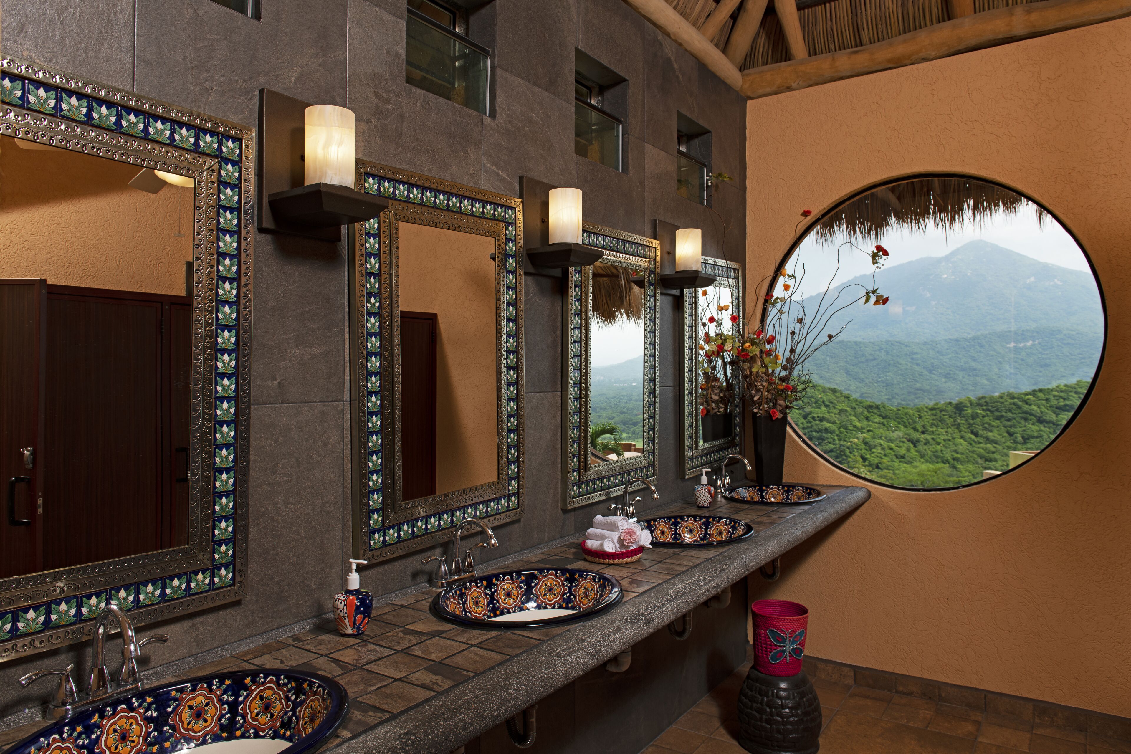 El Corazón Resort