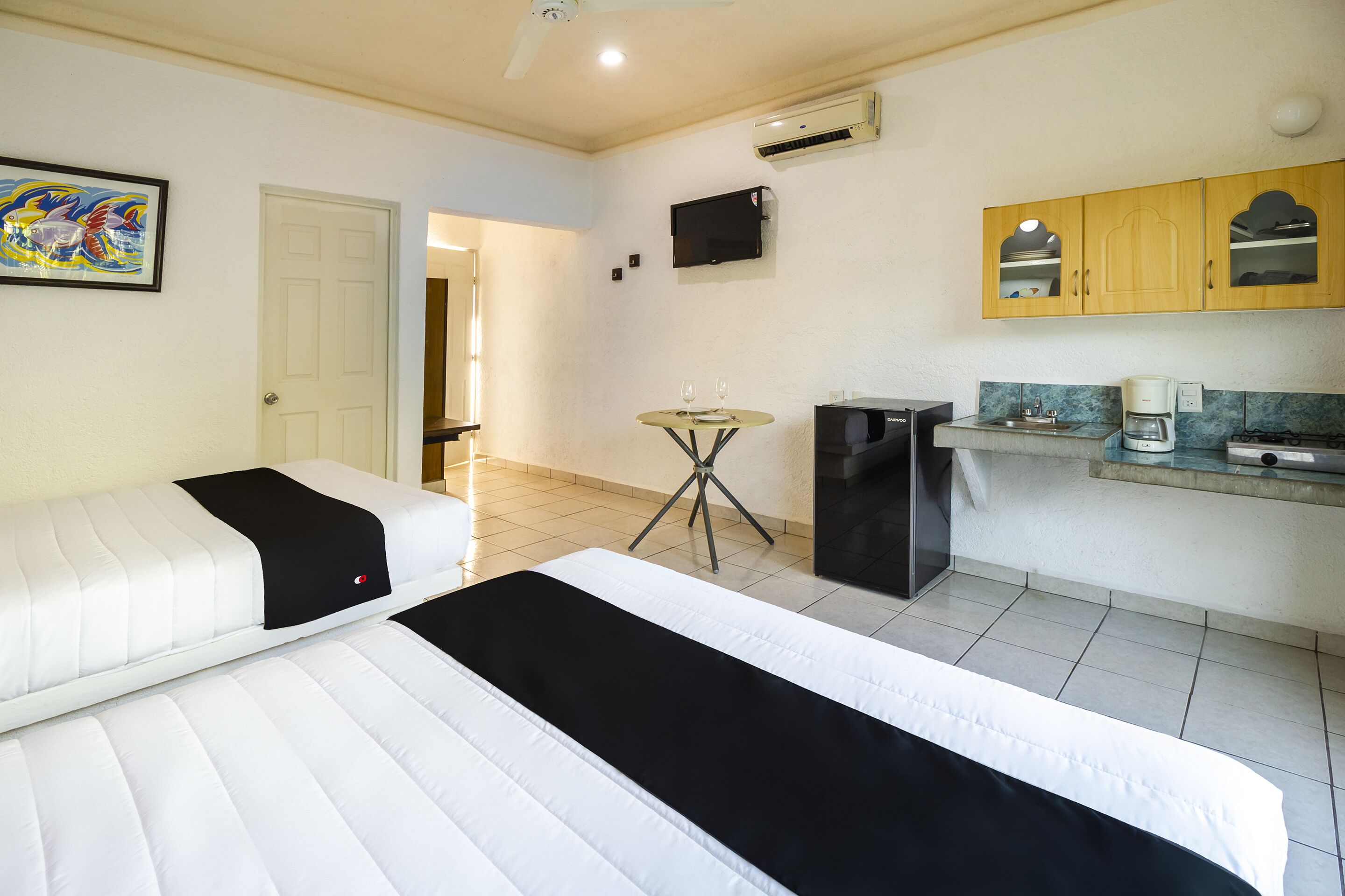 Hotel Parotas by OYO Rooms