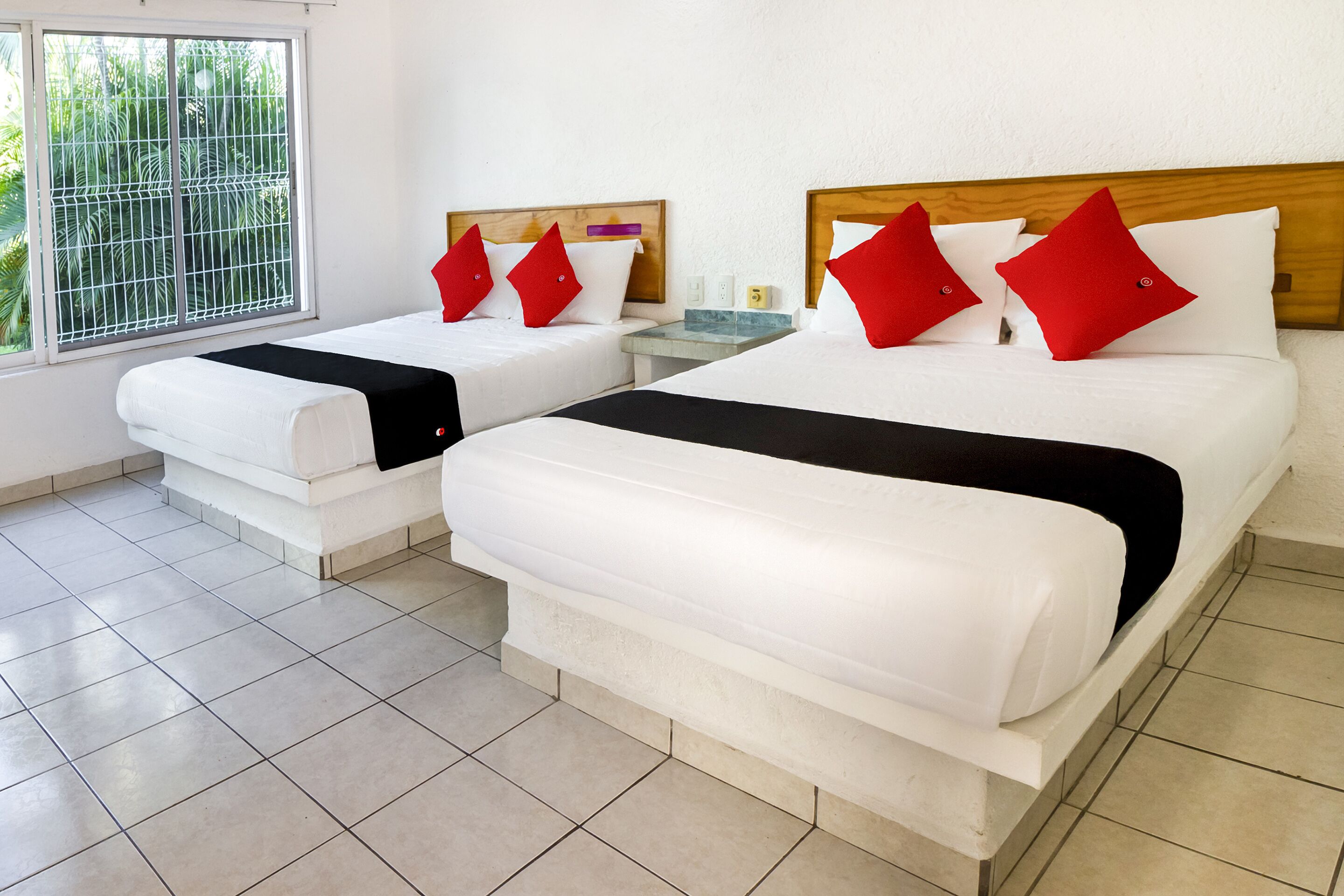Hotel Parotas by OYO Rooms