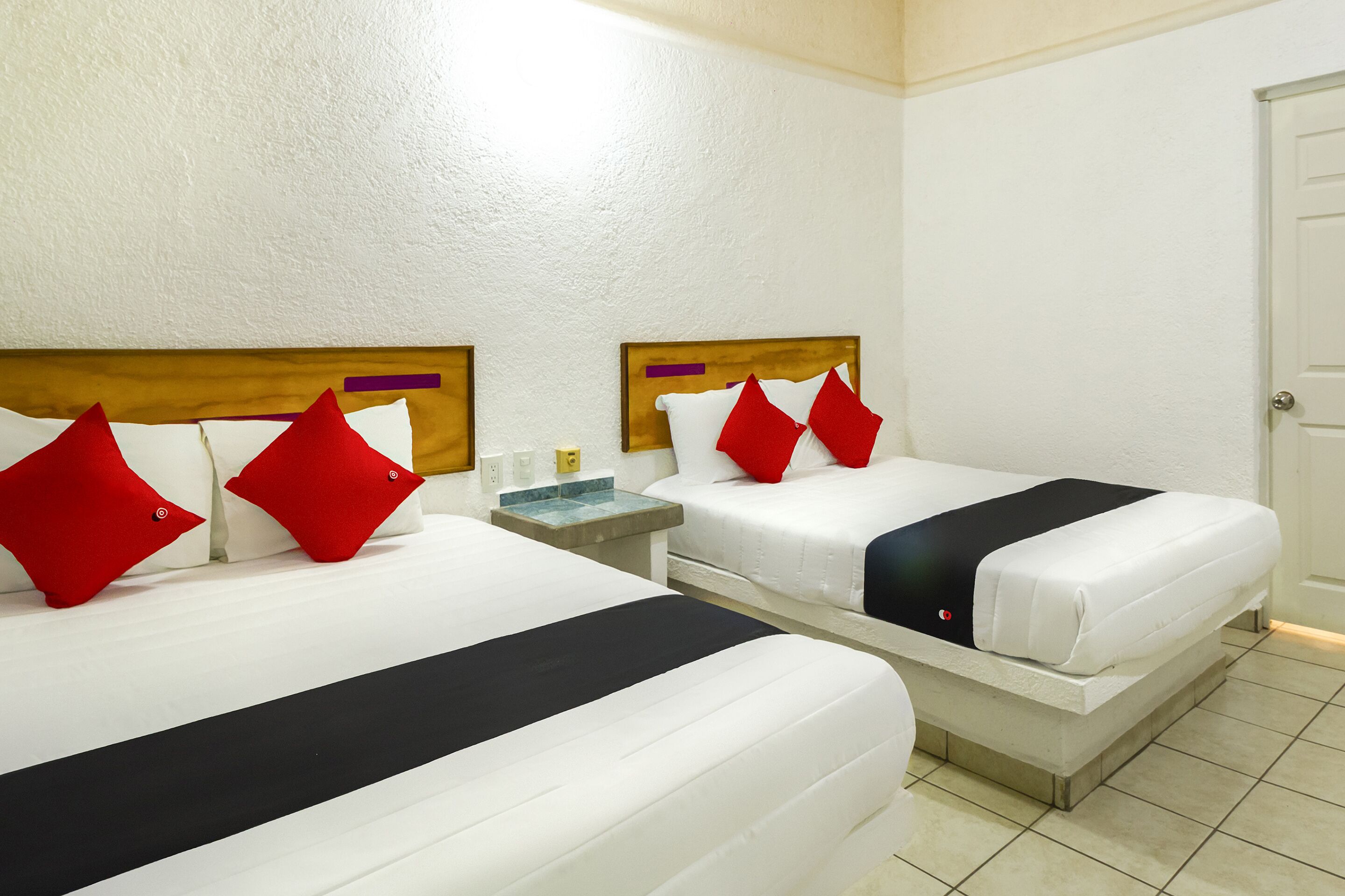 Hotel Parotas by OYO Rooms