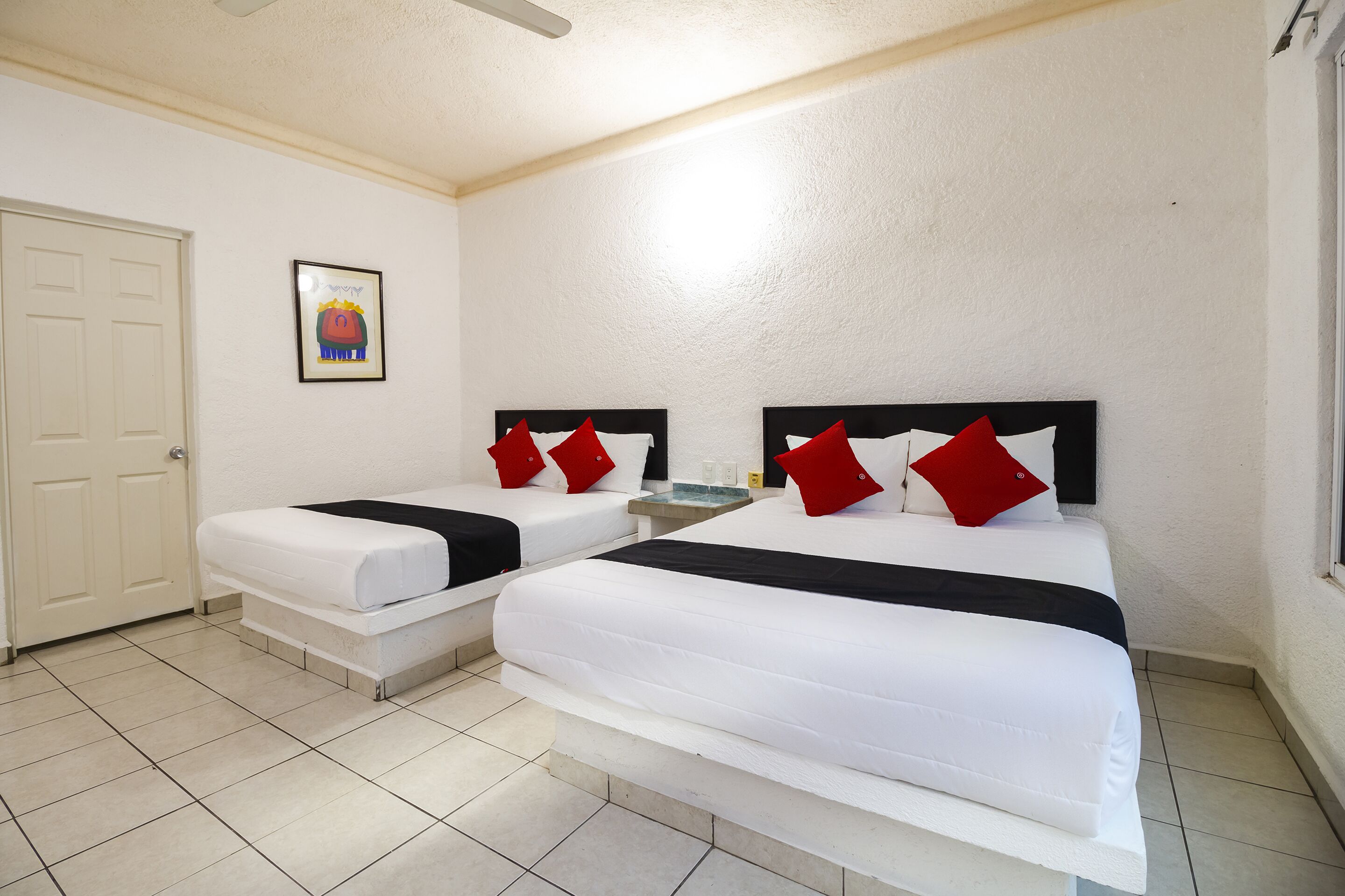 Hotel Parotas by OYO Rooms