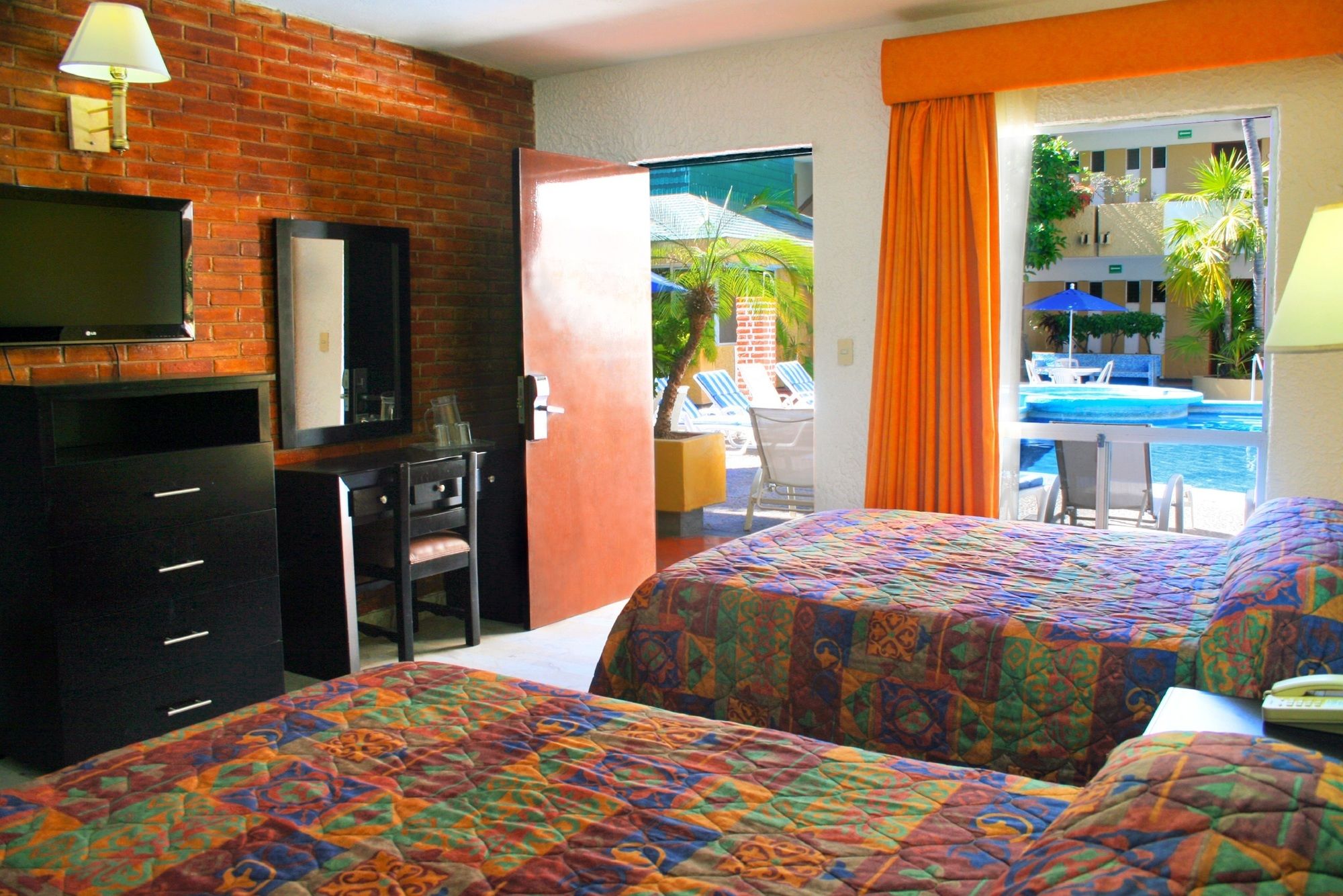 Azteca Inn