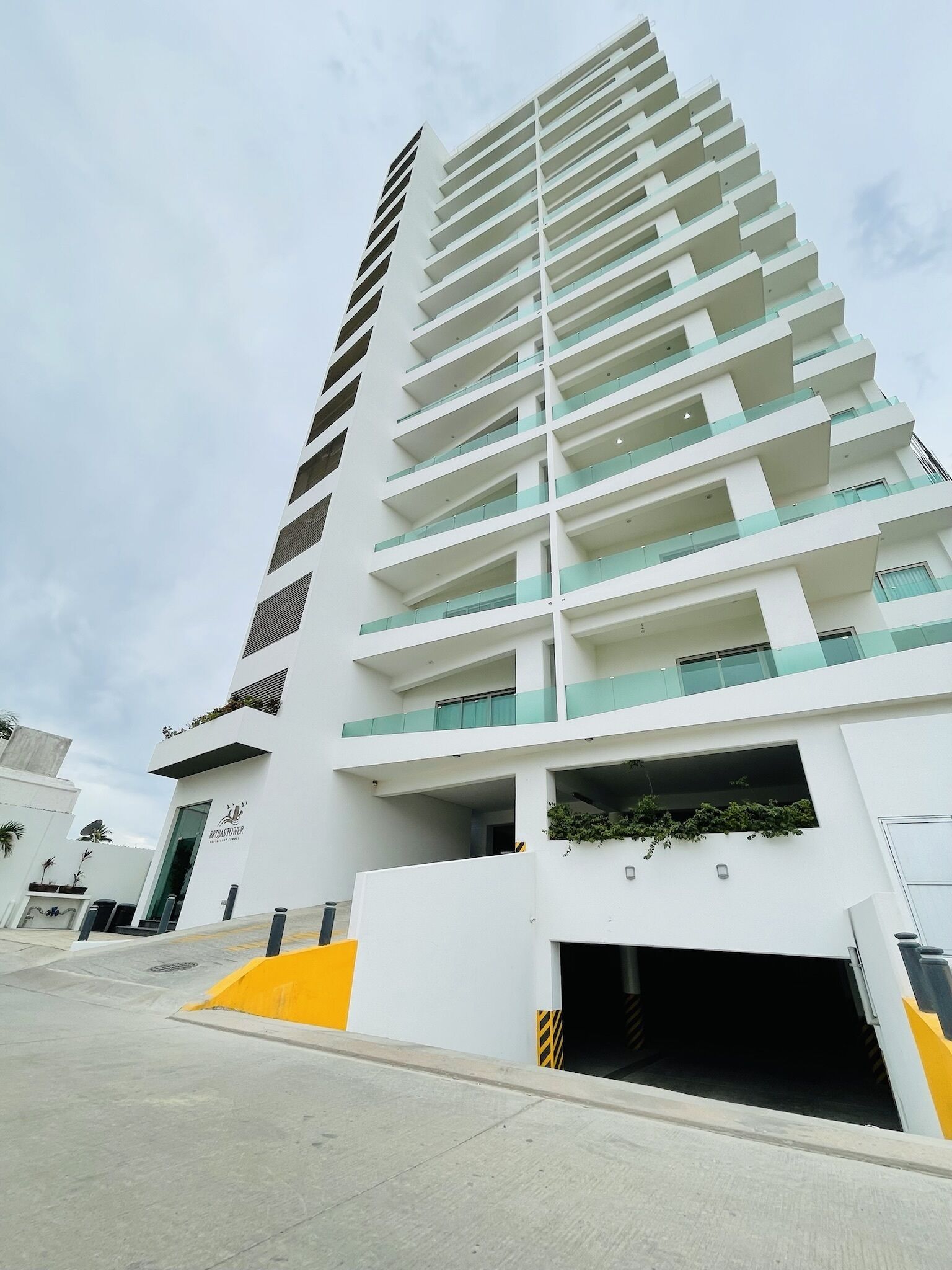 Brujas Tower Beach Resort