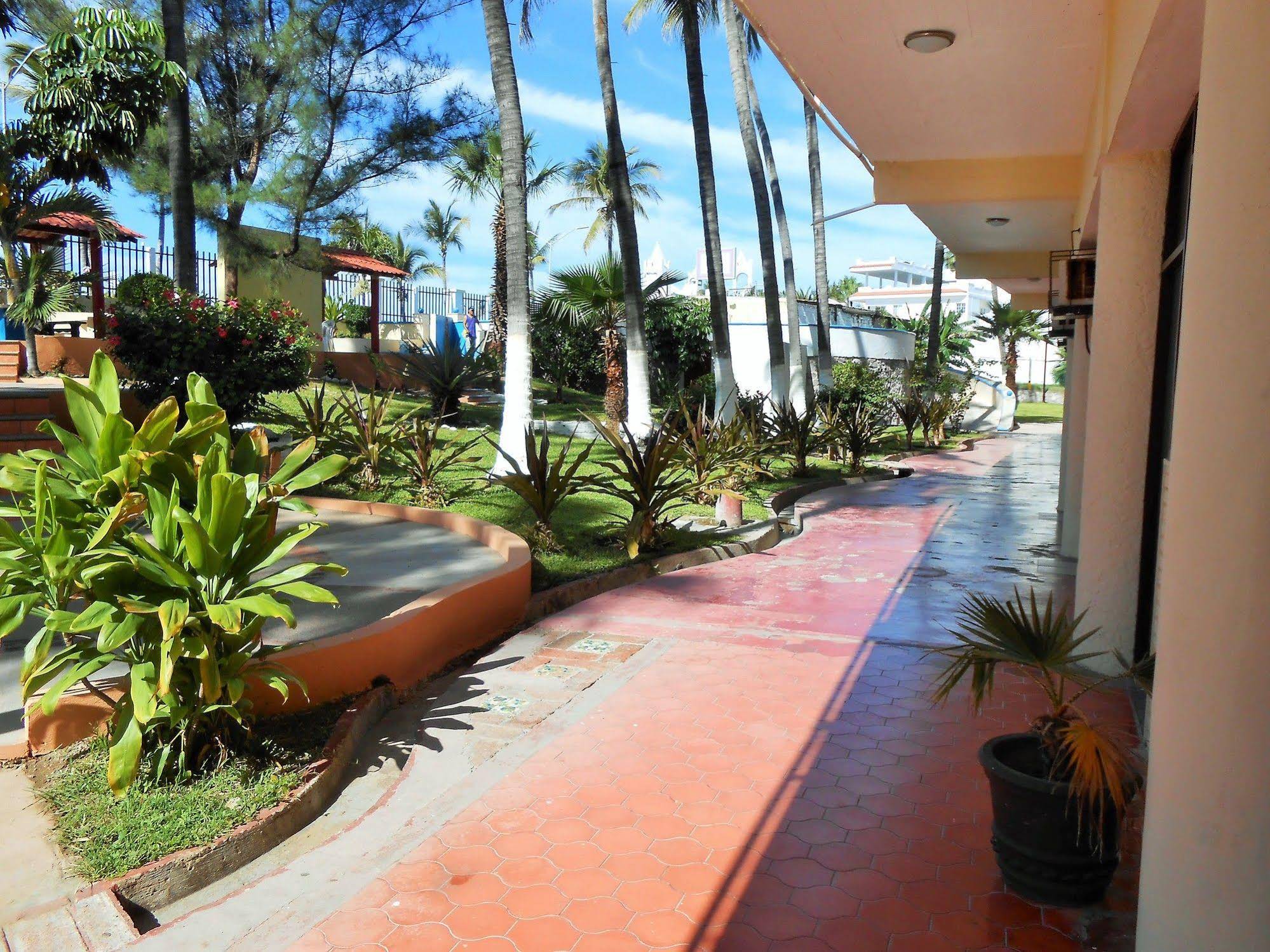 Hotel Las Jacarandas