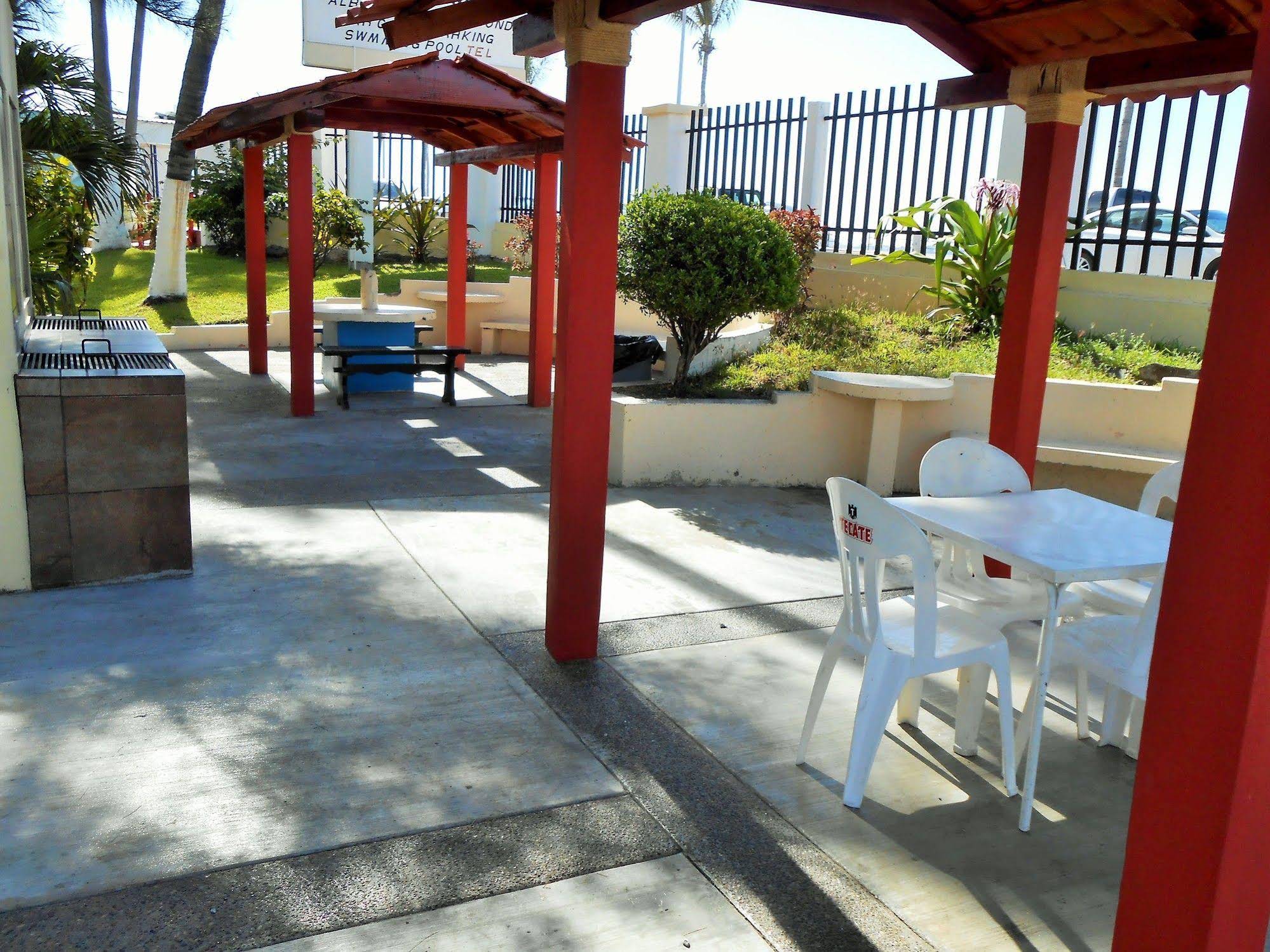 Hotel Las Jacarandas