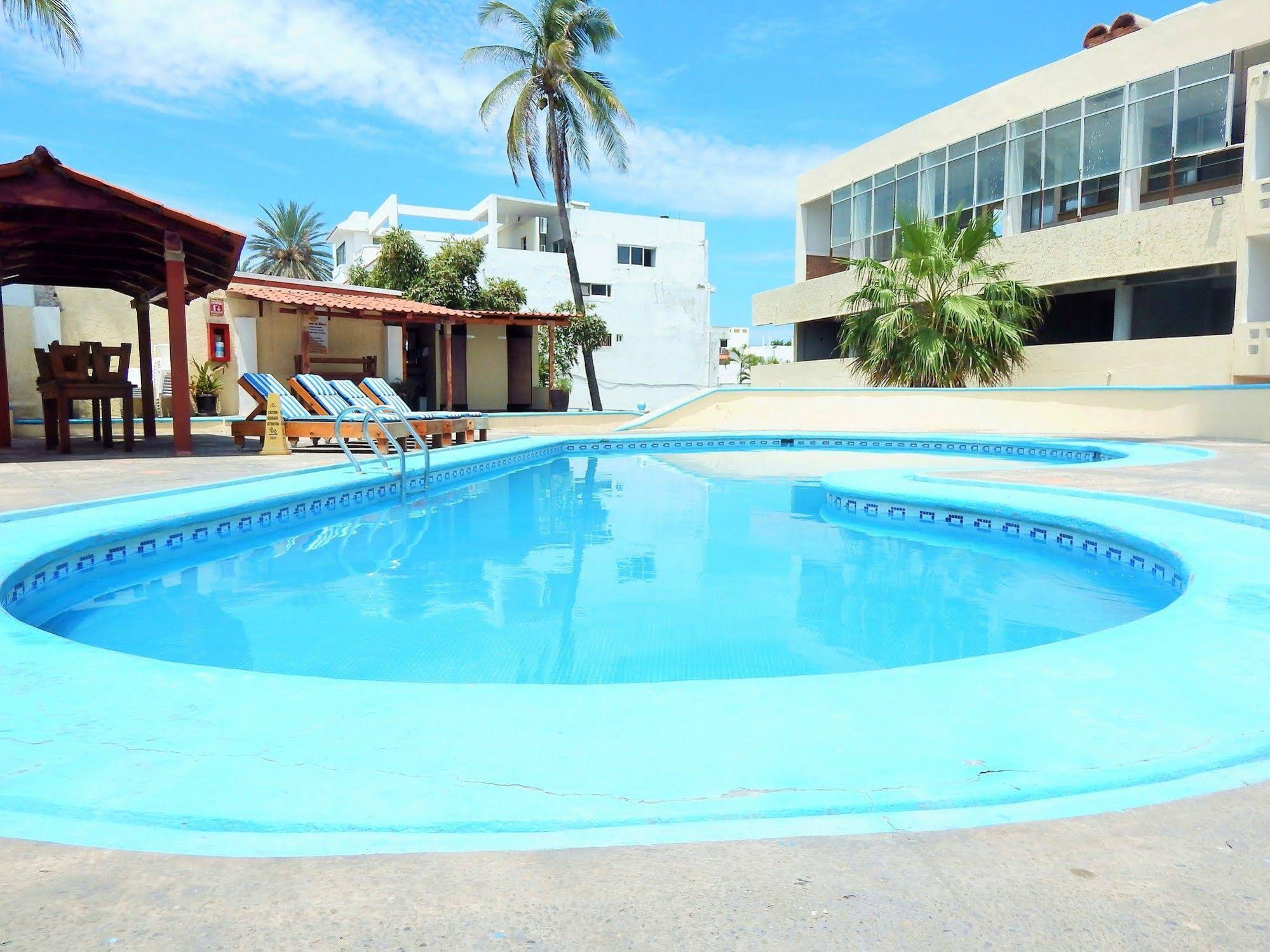 Hotel Las Jacarandas